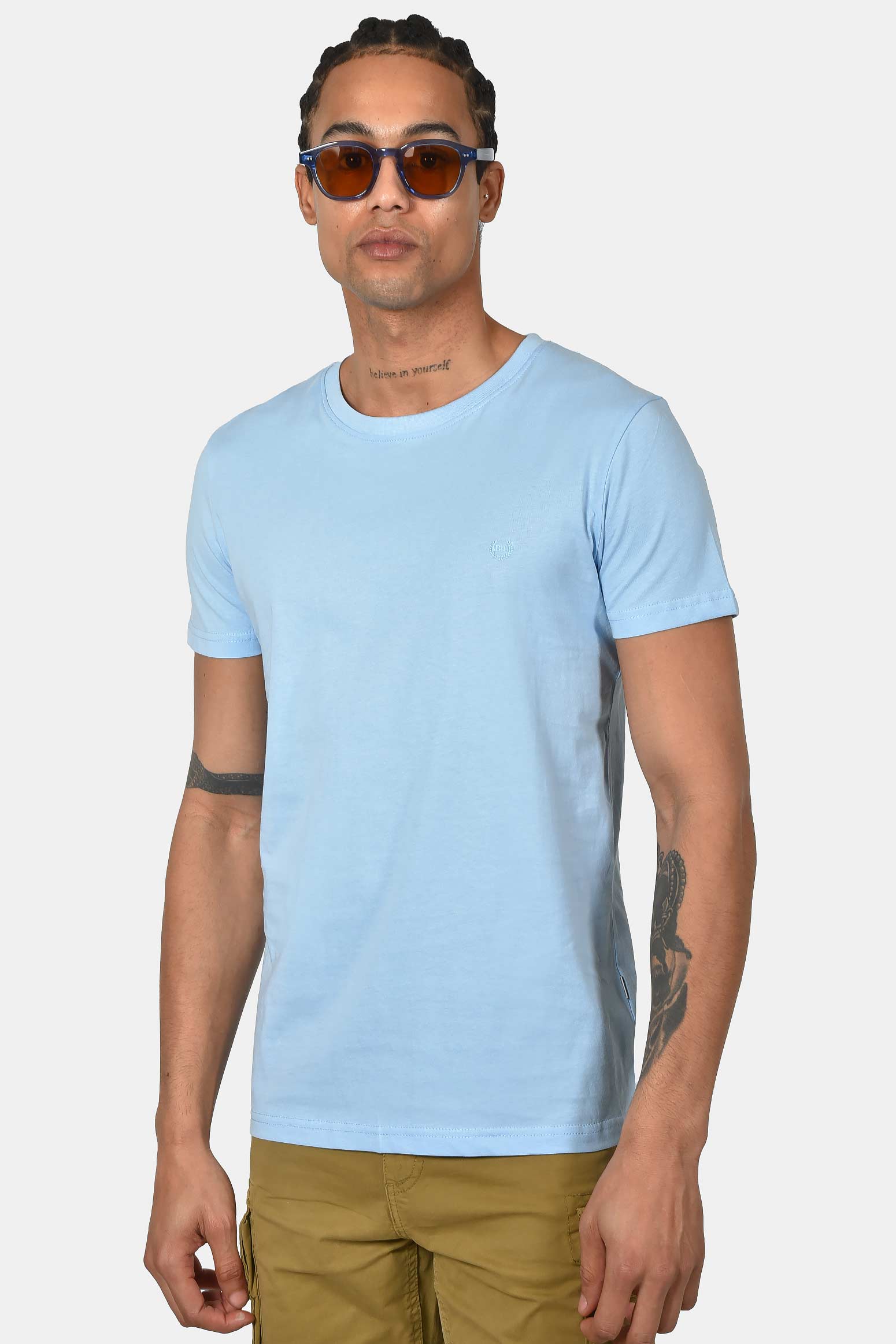 ανδρικό-t-shirt-normal-fit-από-100%-βαμβάκι-με-καθαρή-minimal-γραμμή