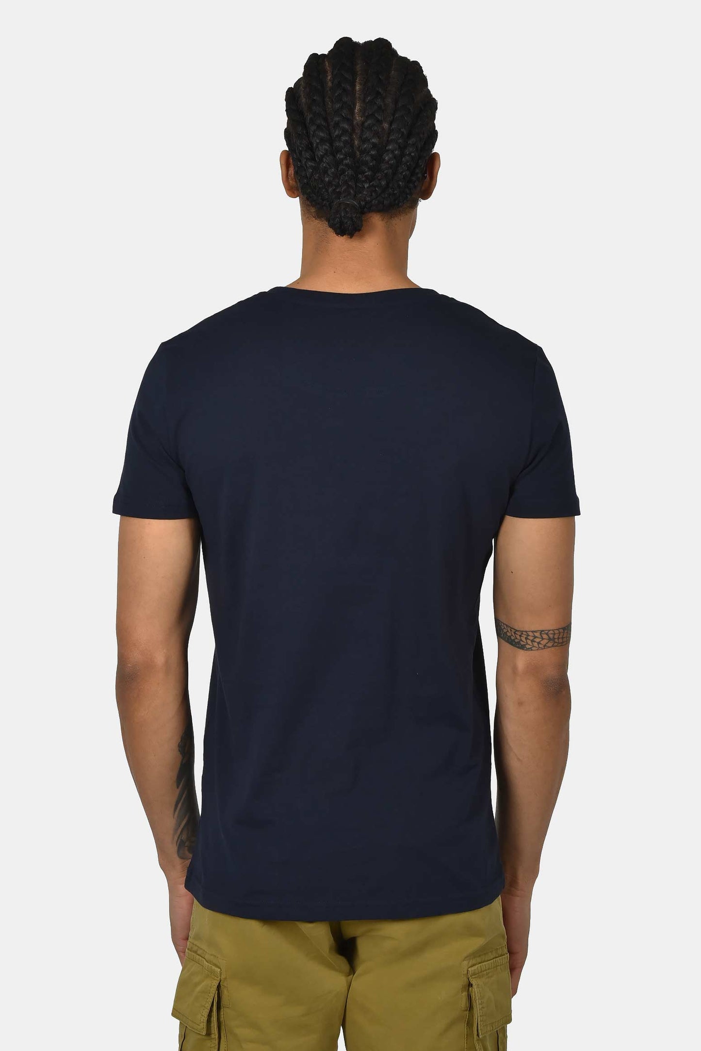 ανδρικό-t-shirt-normal-fit-από-100%-βαμβάκι-με-καθαρή-minimal-γραμμή