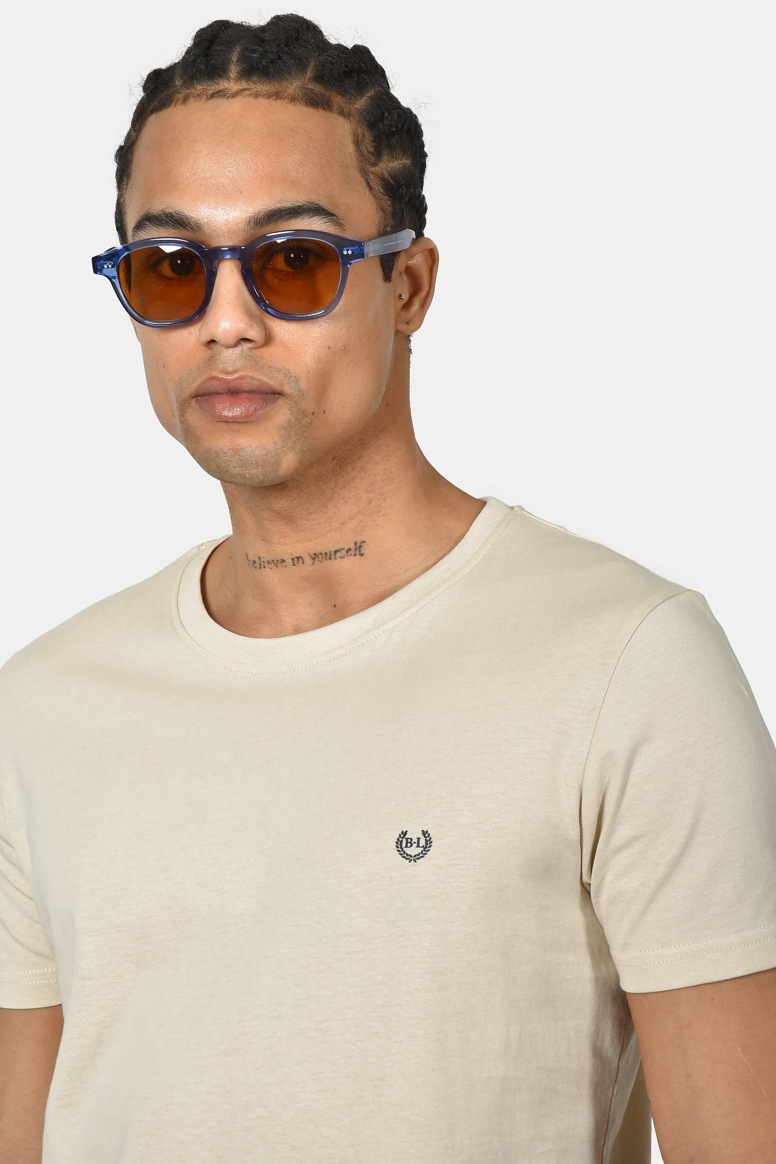 ανδρικό-t-shirt-normal-fit-από-100%-βαμβάκι-με-καθαρή-minimal-γραμμή