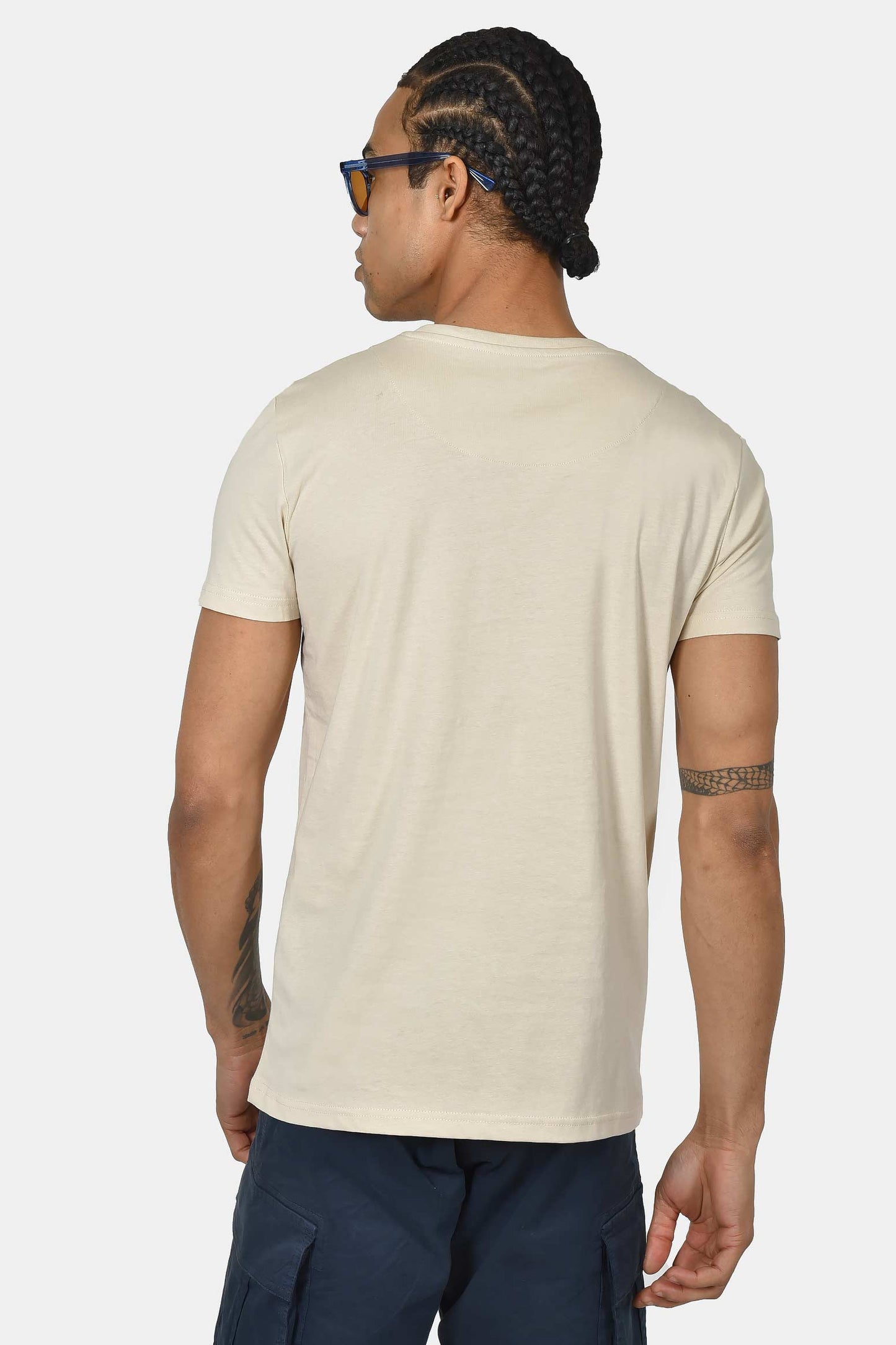 ανδρικό-t-shirt-normal-fit-από-100%-βαμβάκι-με-καθαρή-minimal-γραμμή