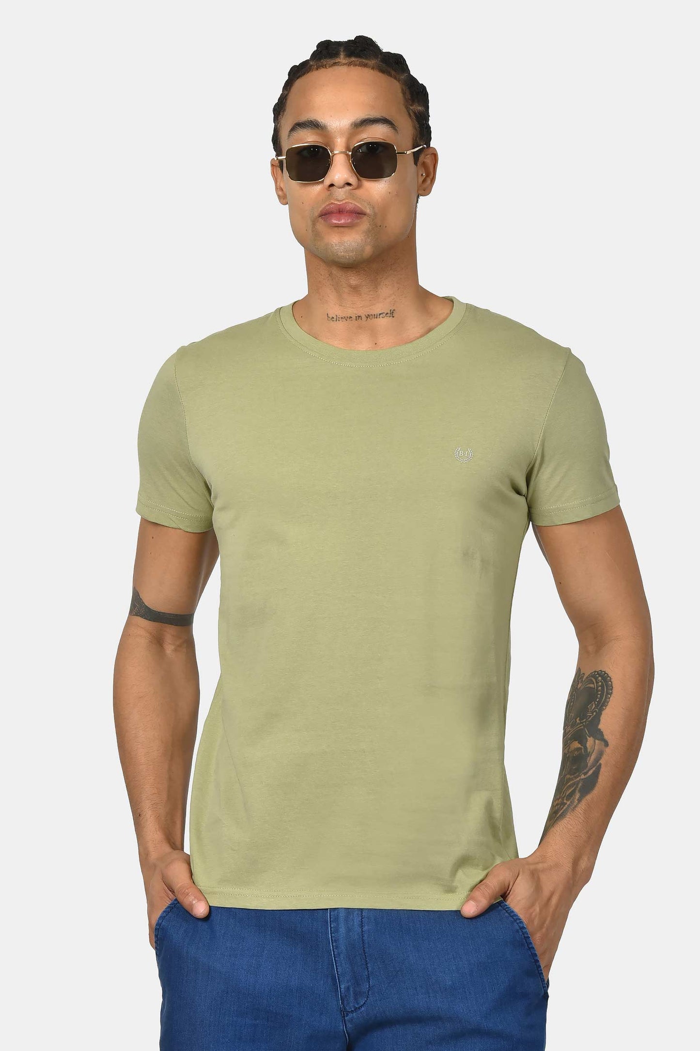 ανδρικό-t-shirt-normal-fit-από-100%-βαμβάκι-με-καθαρή-minimal-γραμμή