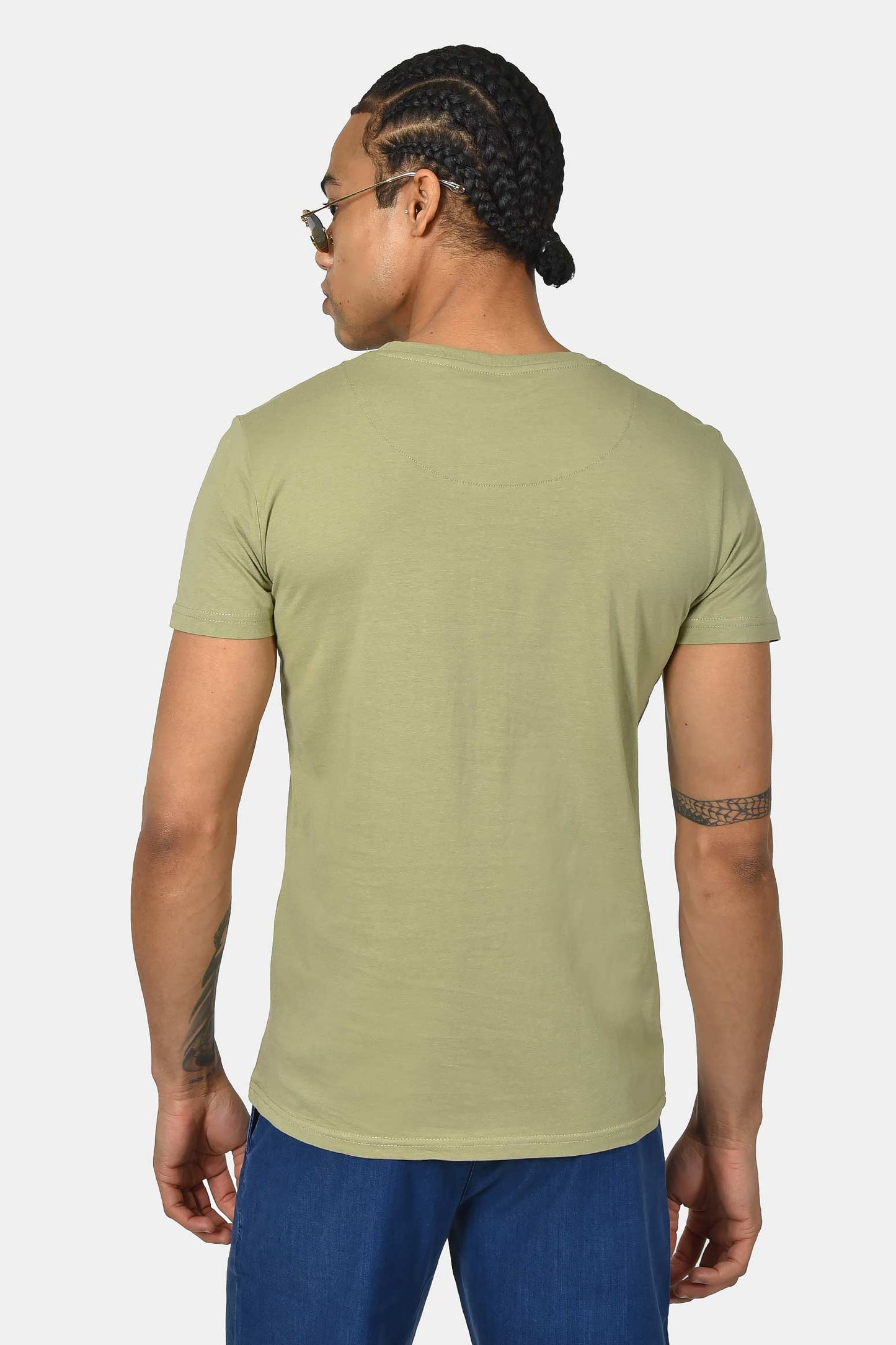 ανδρικό-t-shirt-normal-fit-από-100%-βαμβάκι-με-καθαρή-minimal-γραμμή