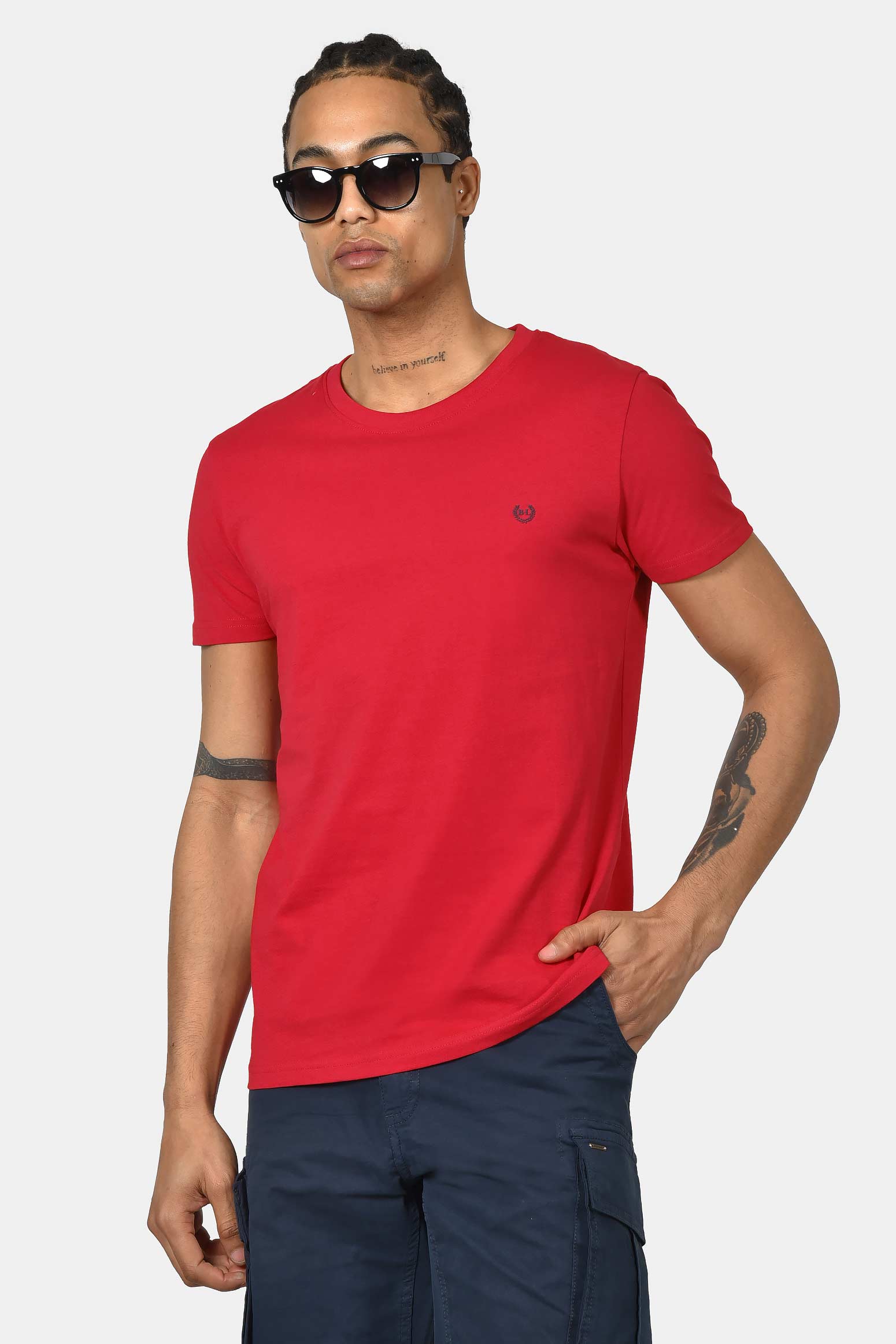 ανδρικό-t-shirt-normal-fit-από-100%-βαμβάκι-με-καθαρή-minimal-γραμμή