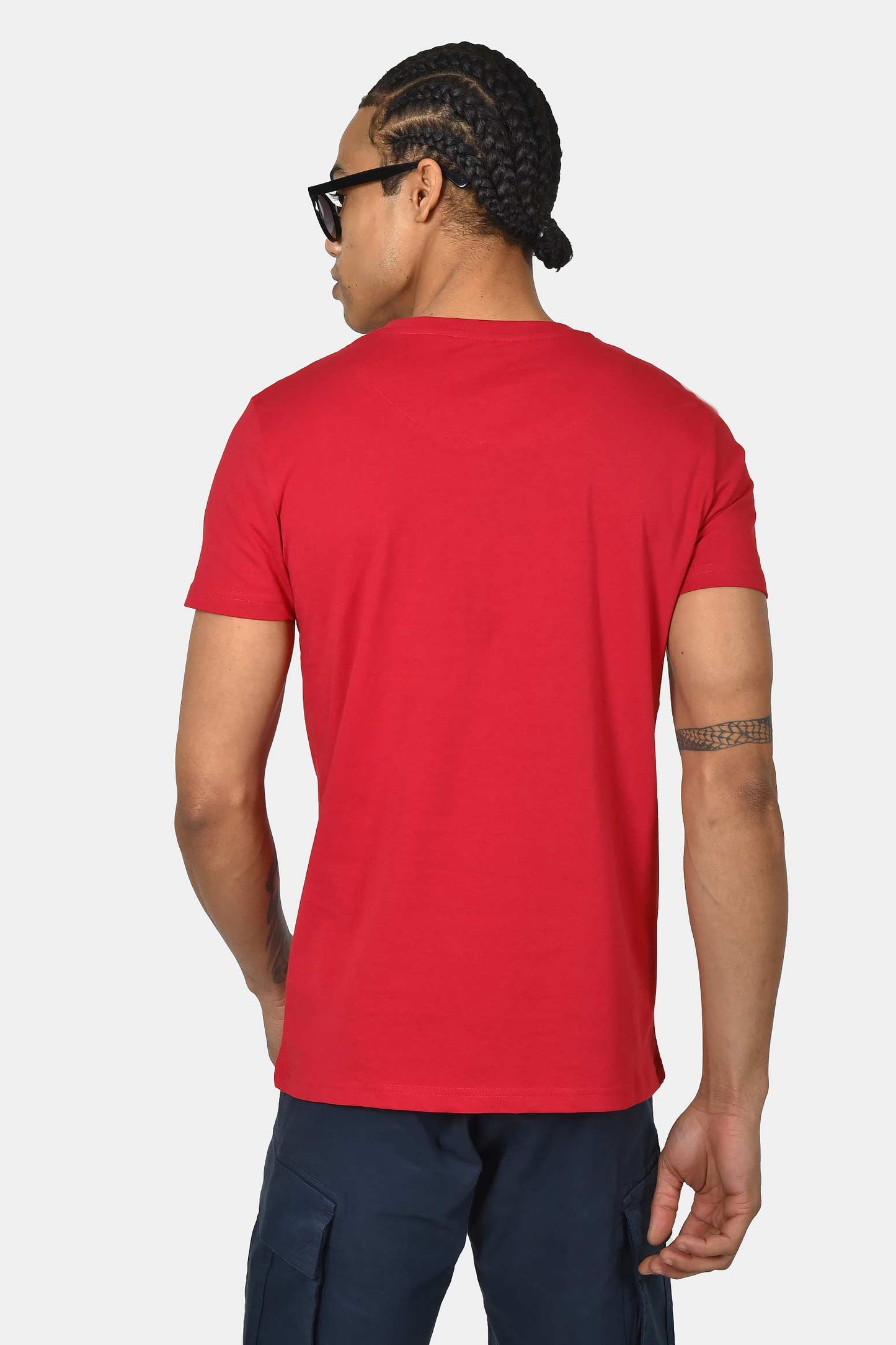 ανδρικό-t-shirt-normal-fit-από-100%-βαμβάκι-με-καθαρή-minimal-γραμμή