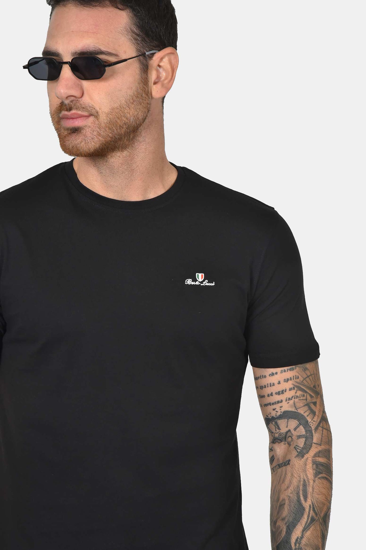 ανδρικό-t-shirt-από-100%-βαμβάκι-normal-fit-με-στρογγυλή-λαιμόκοψη