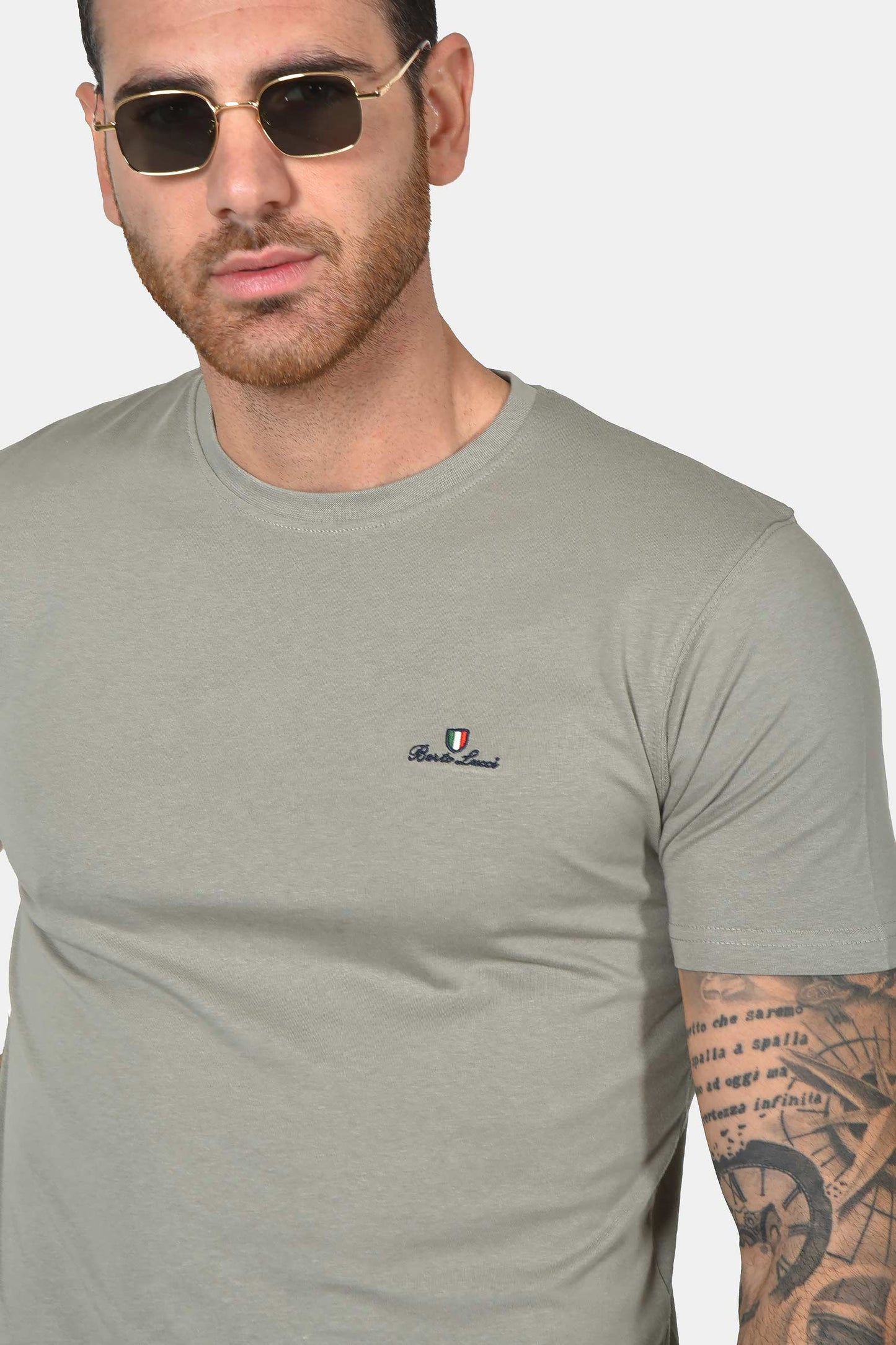 ανδρικό-t-shirt-από-100%-βαμβάκι-normal-fit-με-στρογγυλή-λαιμόκοψη