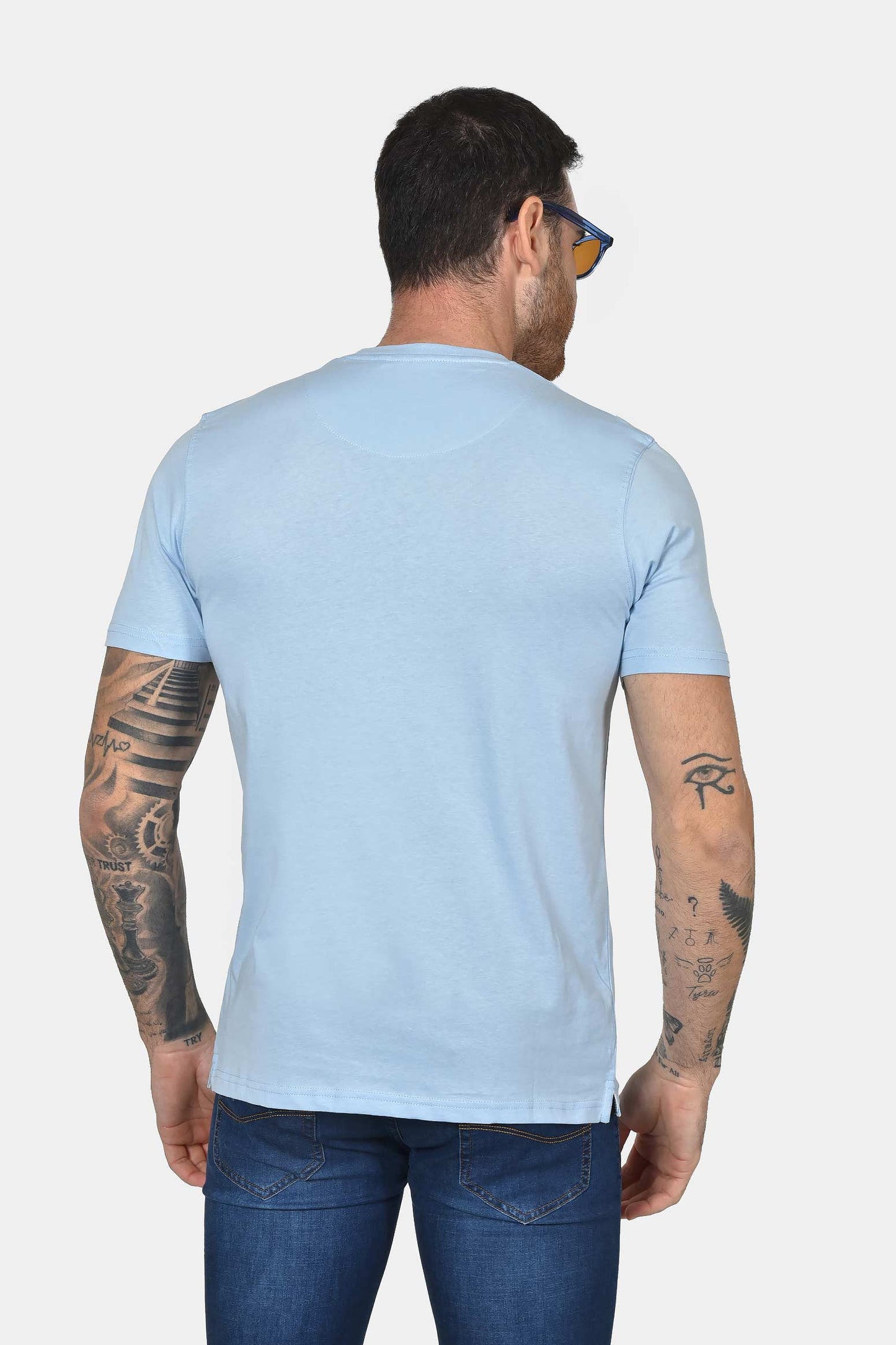 ανδρικό-t-shirt-από-100%-βαμβάκι-normal-fit-με-στρογγυλή-λαιμόκοψη