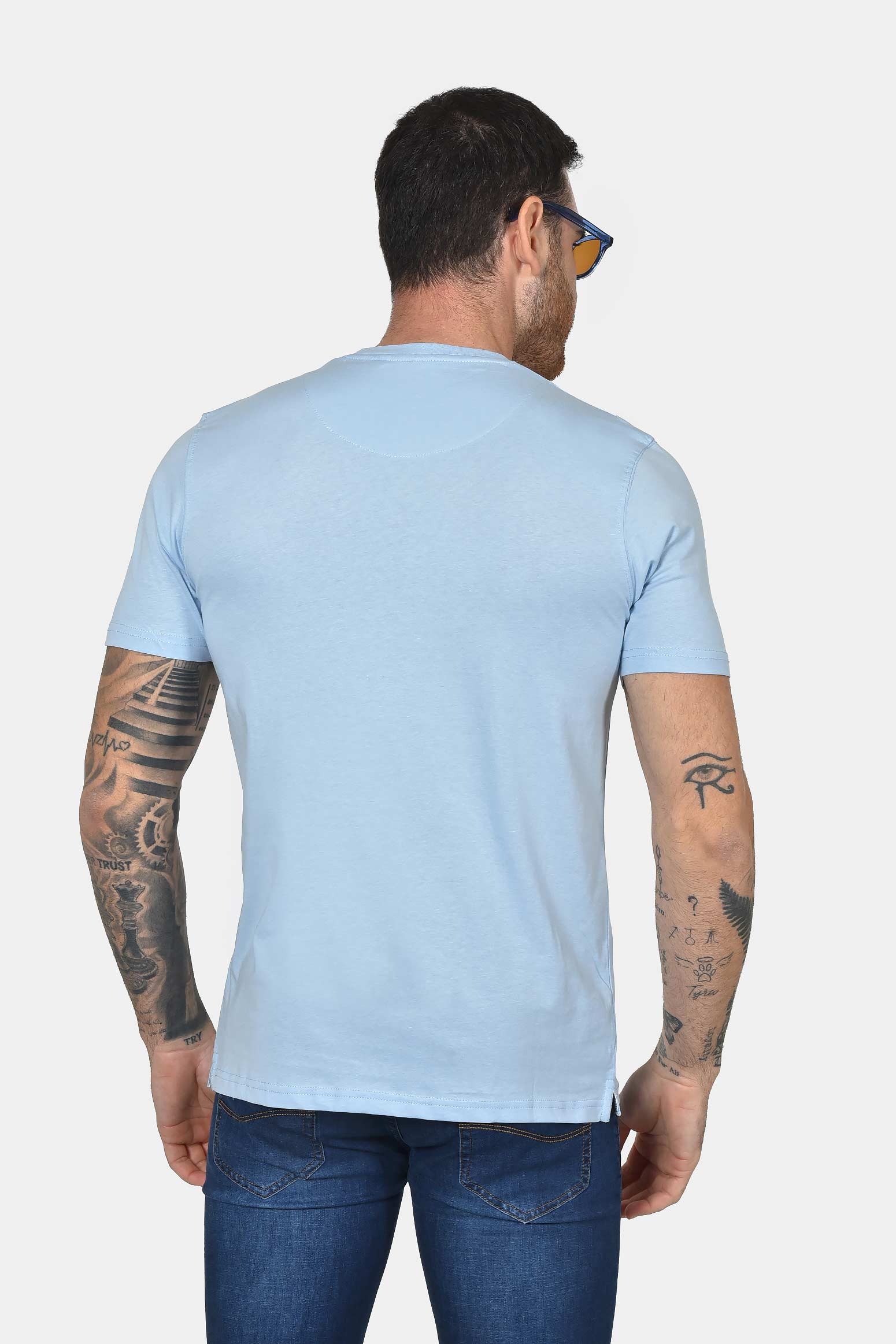 ανδρικό-t-shirt-από-100%-βαμβάκι-normal-fit-με-στρογγυλή-λαιμόκοψη