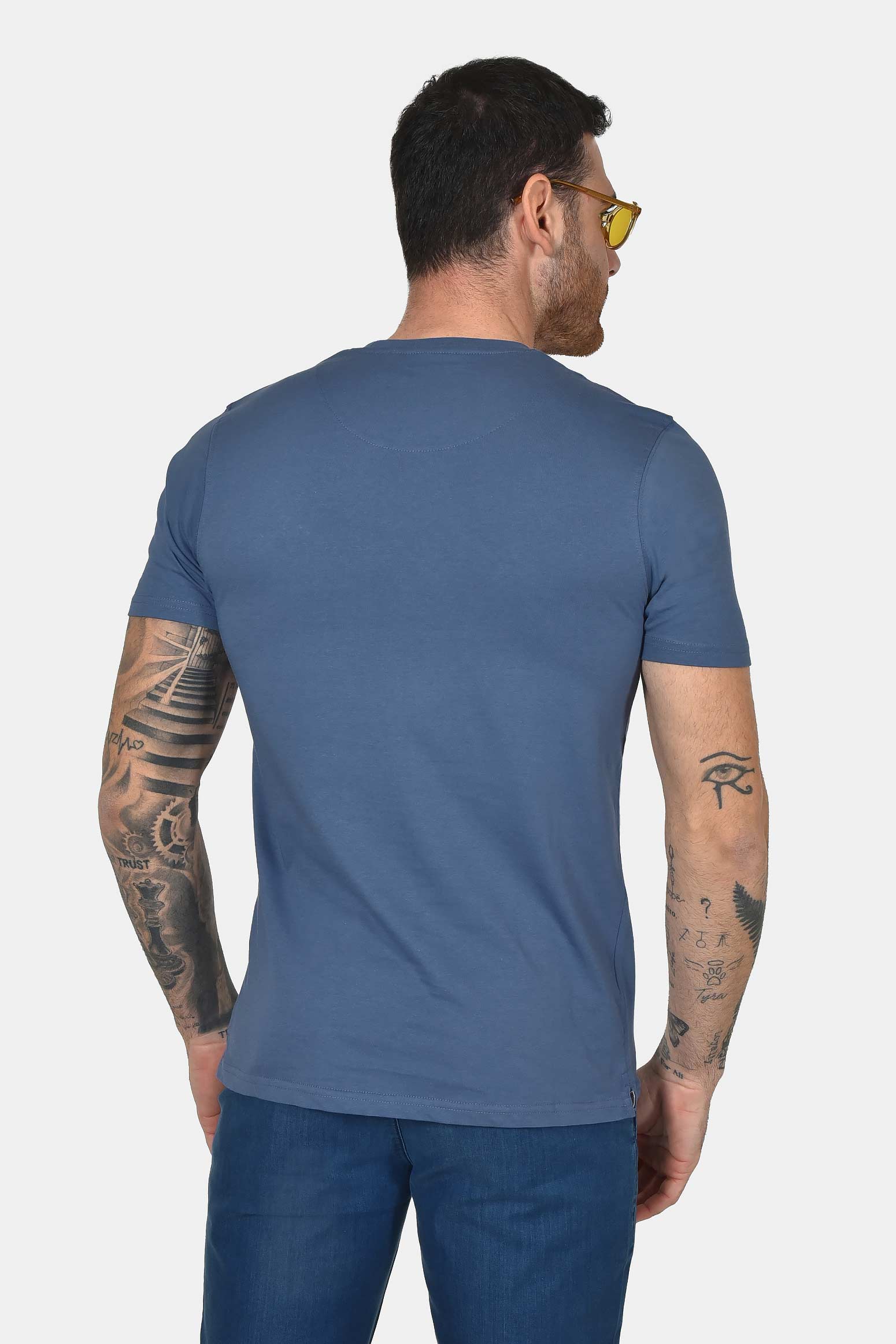 ανδρικό-t-shirt-από-100%-βαμβάκι-normal-fit-με-στρογγυλή-λαιμόκοψη