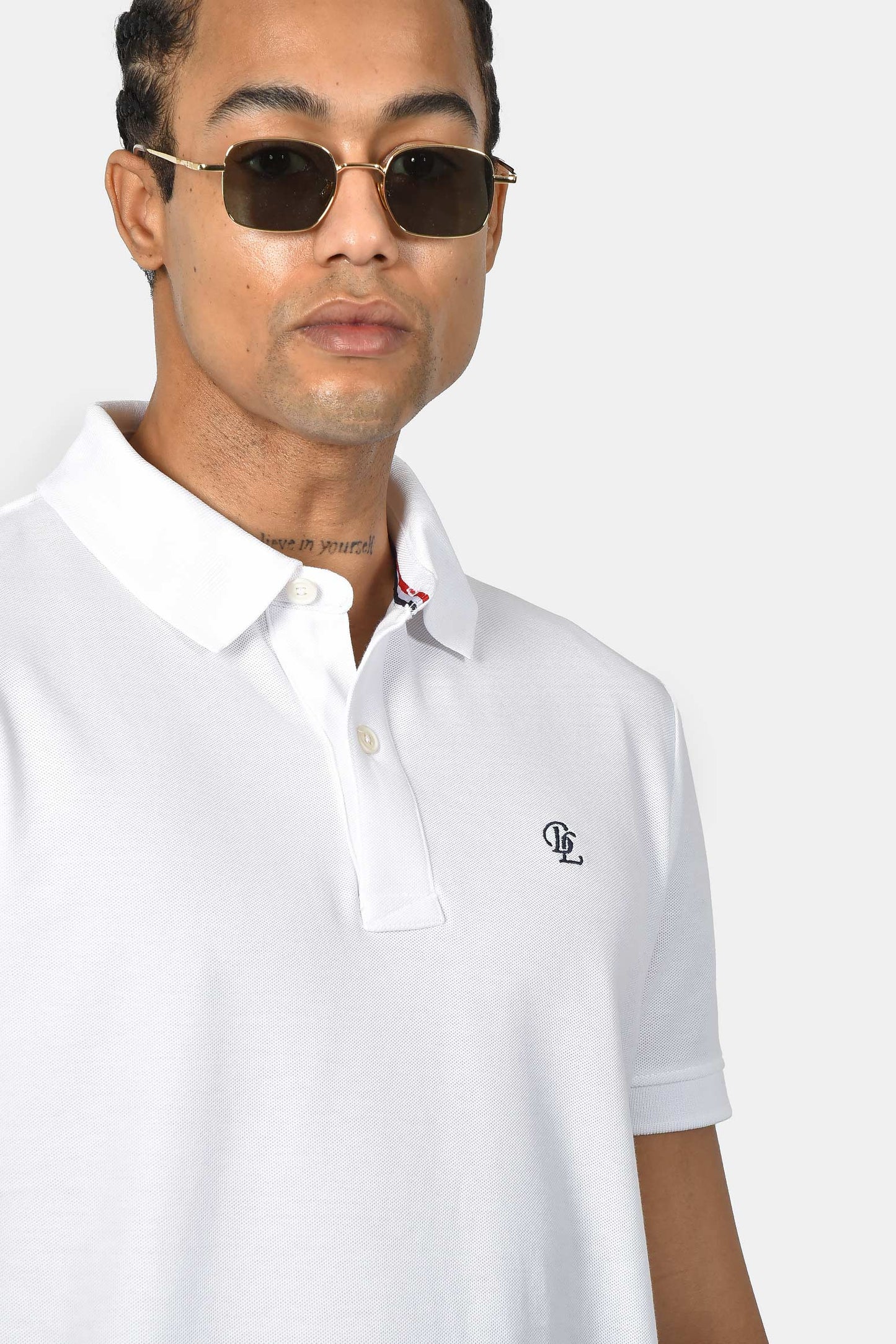 ανδρική-μπλούζα-polo-normal-fit-από-100%-βαμβάκι-με-απαλή-υφή-και-κλασικό-γιακά