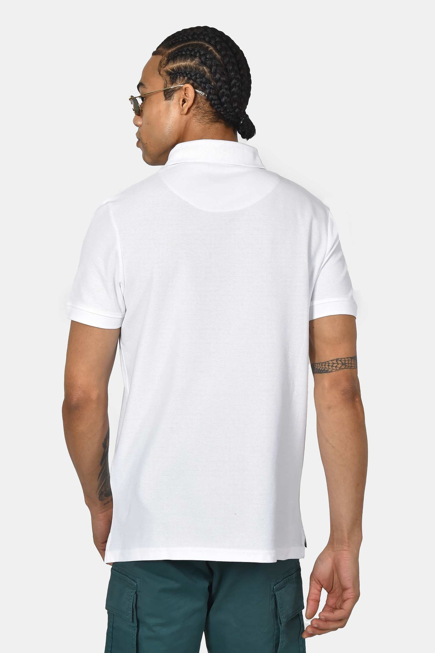 ανδρική-μπλούζα-polo-normal-fit-από-100%-βαμβάκι-με-απαλή-υφή-και-κλασικό-γιακά