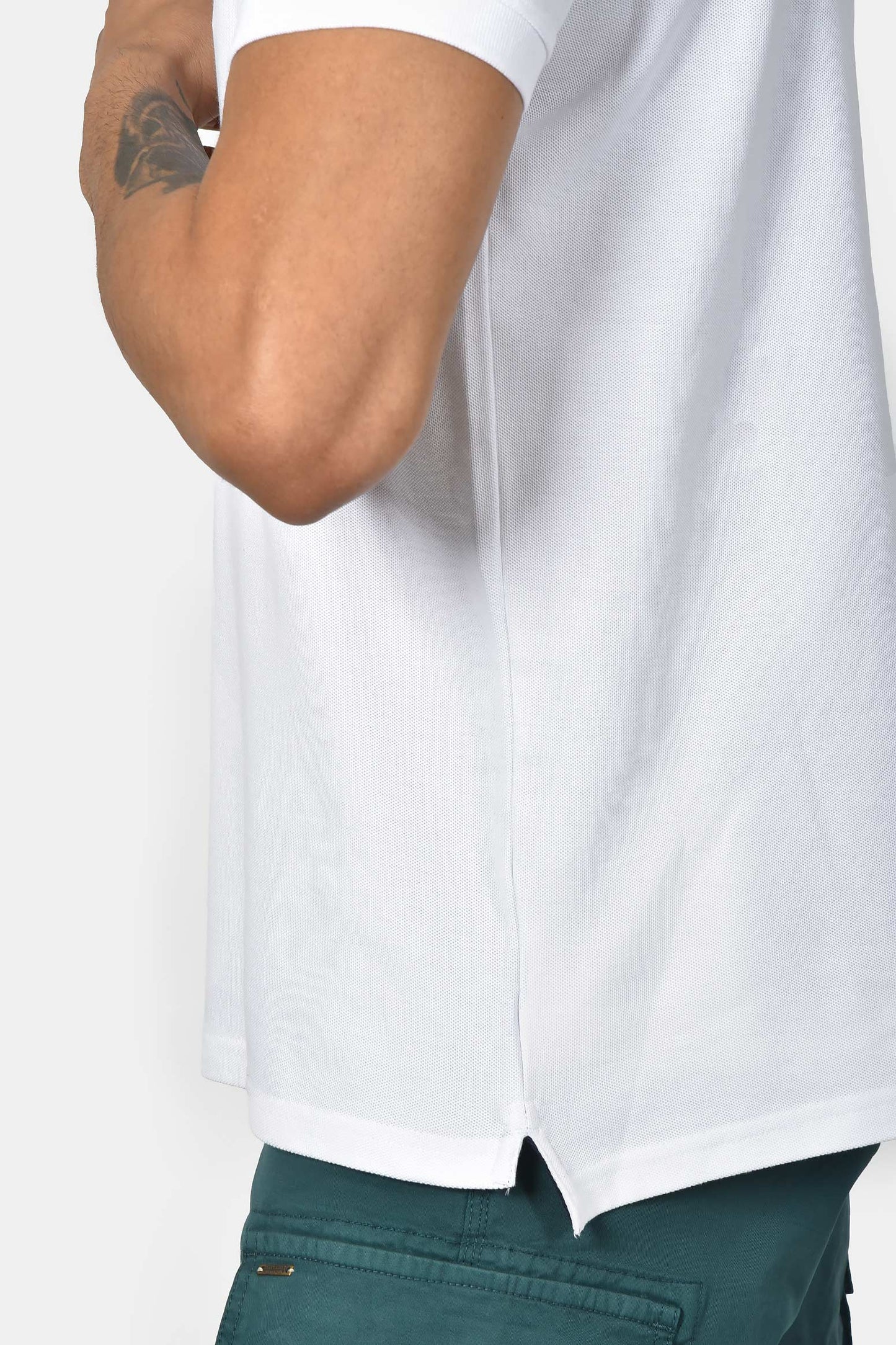 ανδρική-μπλούζα-polo-normal-fit-από-100%-βαμβάκι-με-απαλή-υφή-και-κλασικό-γιακά