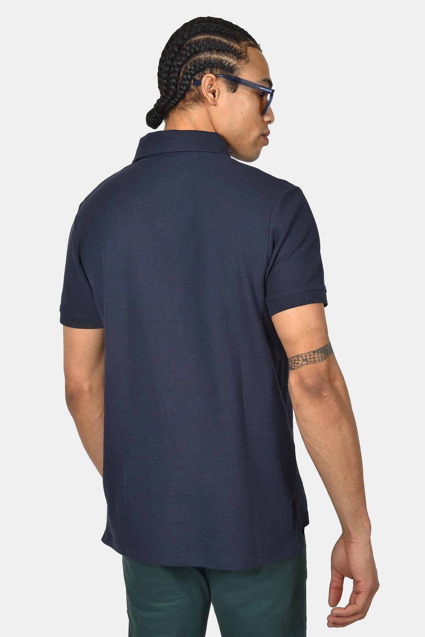 ανδρική-μπλούζα-polo-normal-fit-από-100%-βαμβάκι-με-απαλή-υφή-και-κλασικό-γιακά