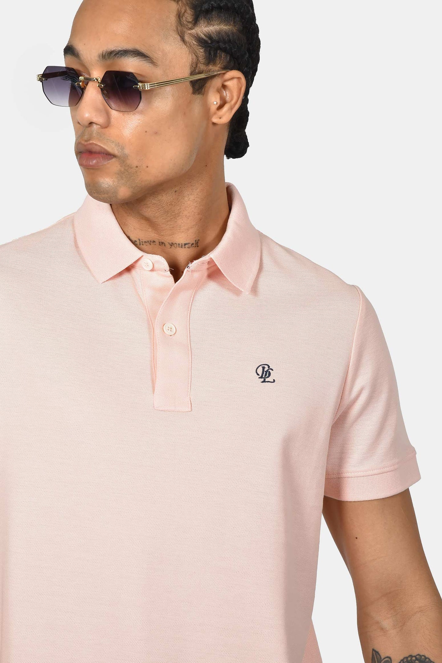 ανδρική-μπλούζα-polo-normal-fit-από-100%-βαμβάκι-με-απαλή-υφή-και-κλασικό-γιακά