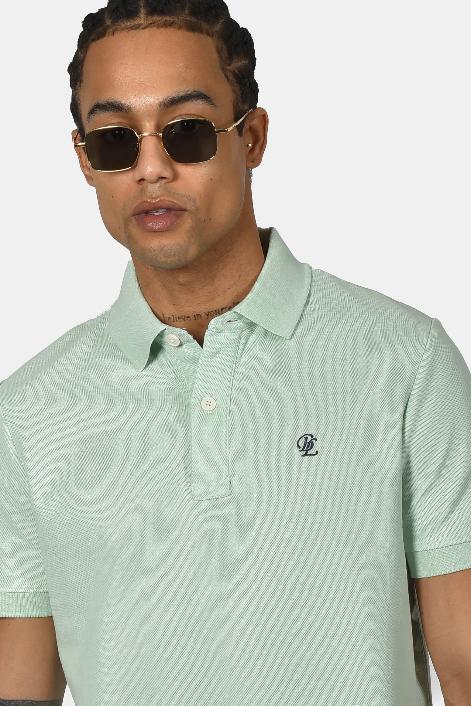 ανδρική-μπλούζα-polo-normal-fit-από-100%-βαμβάκι-με-απαλή-υφή-και-κλασικό-γιακά