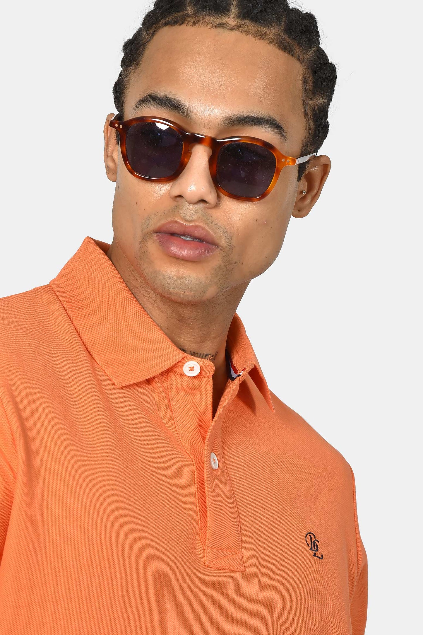 ανδρική-μπλούζα-polo-normal-fit-από-100%-βαμβάκι-με-απαλή-υφή-και-κλασικό-γιακά