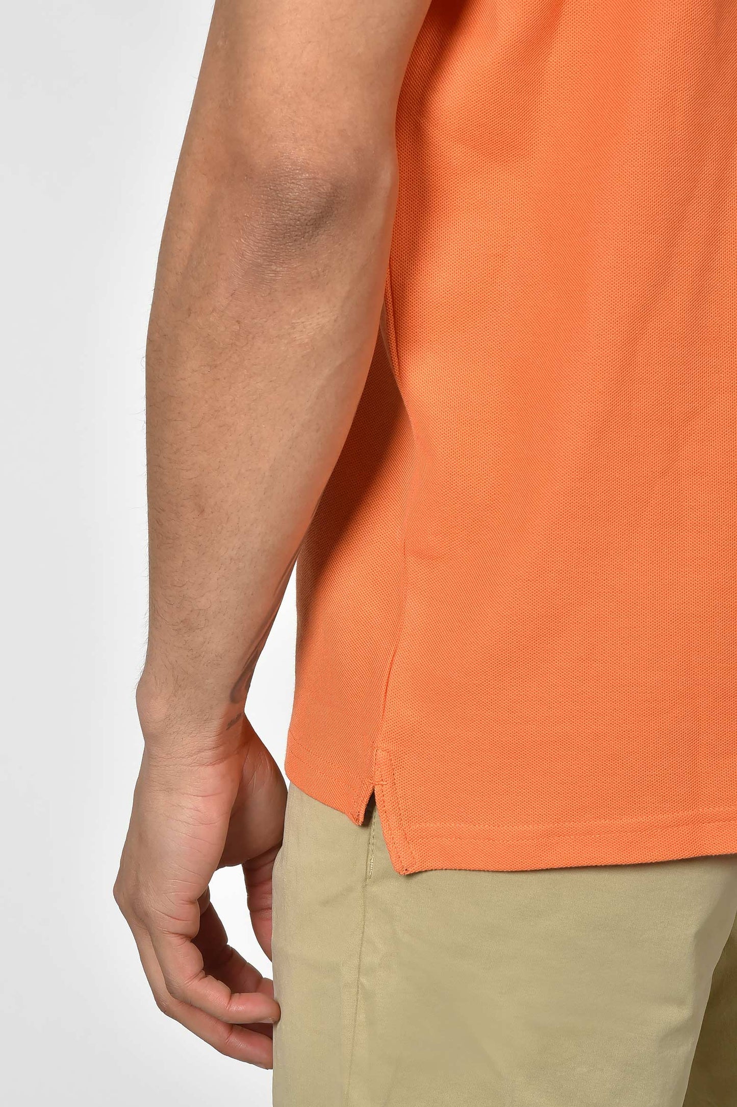 ανδρική-μπλούζα-polo-normal-fit-από-100%-βαμβάκι-με-απαλή-υφή-και-κλασικό-γιακά