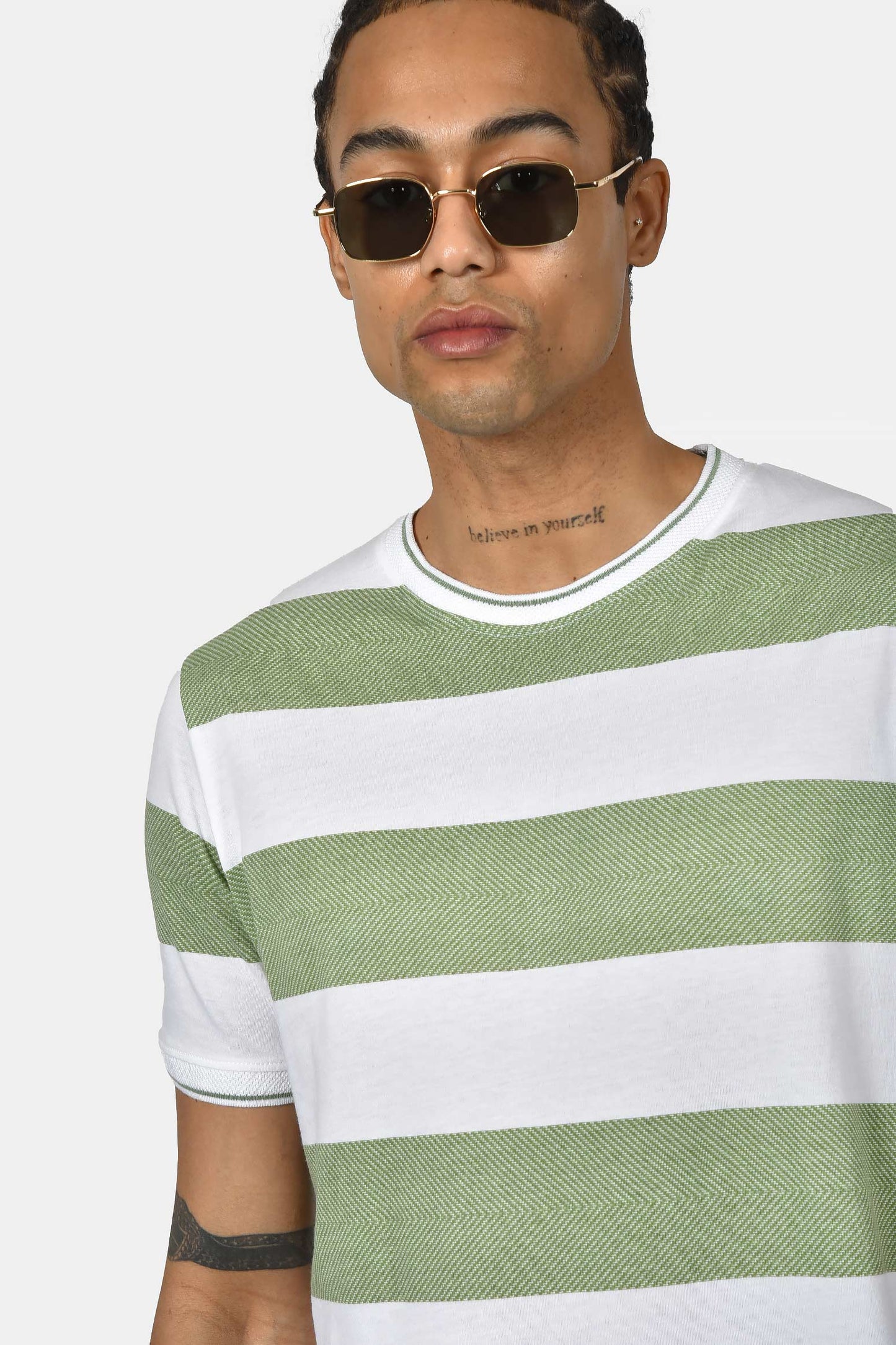ανδρικό-ριγέ-t-shirt-normal-fit-άνεση-&-εύκολο-styling