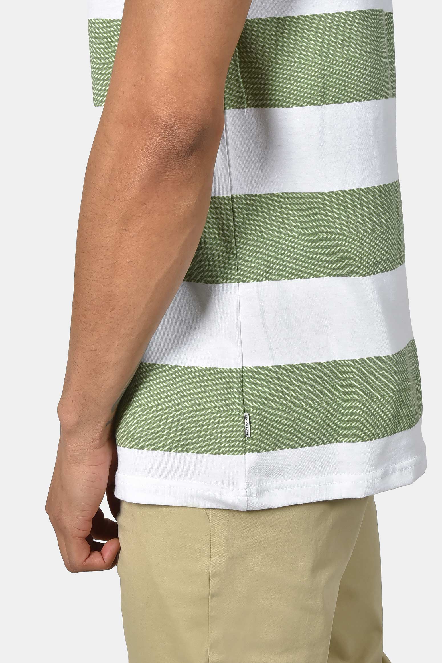 ανδρικό-ριγέ-t-shirt-normal-fit-άνεση-&-εύκολο-styling