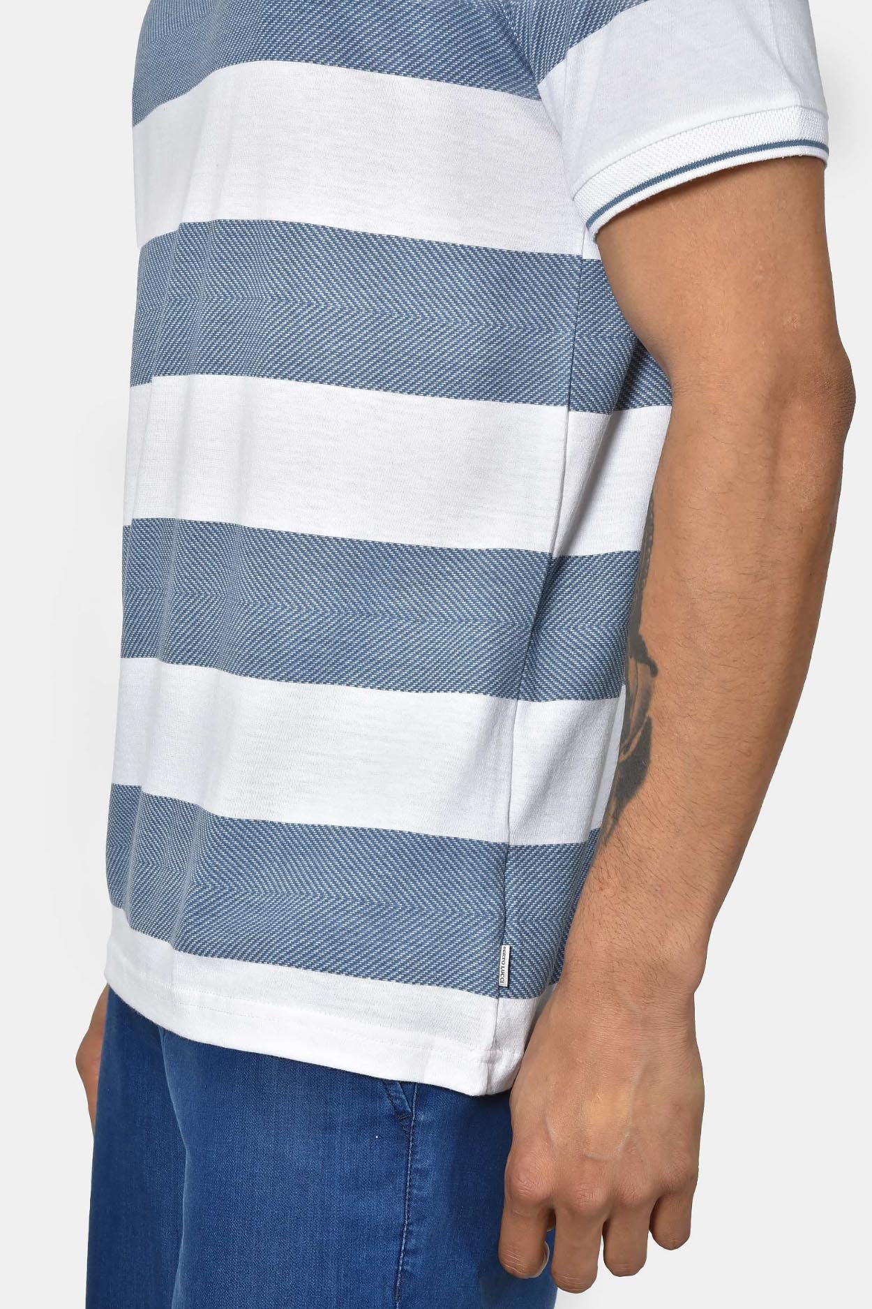 ανδρικό-ριγέ-t-shirt-normal-fit-άνεση-&-εύκολο-styling