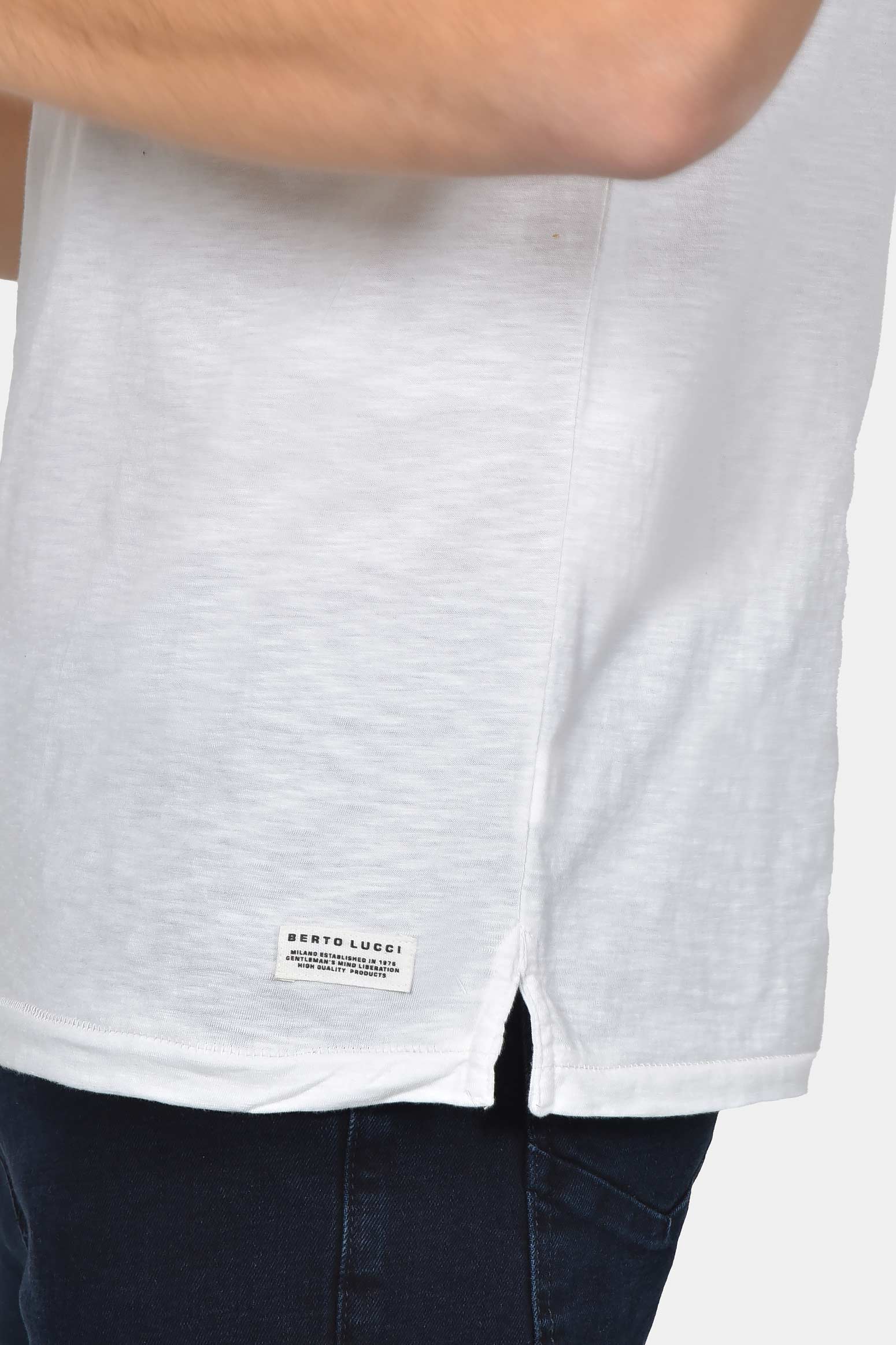 ανδρικό-t-shirt-normal-fit-από-100-βαμβάκι-με-τσέπη-στήθους