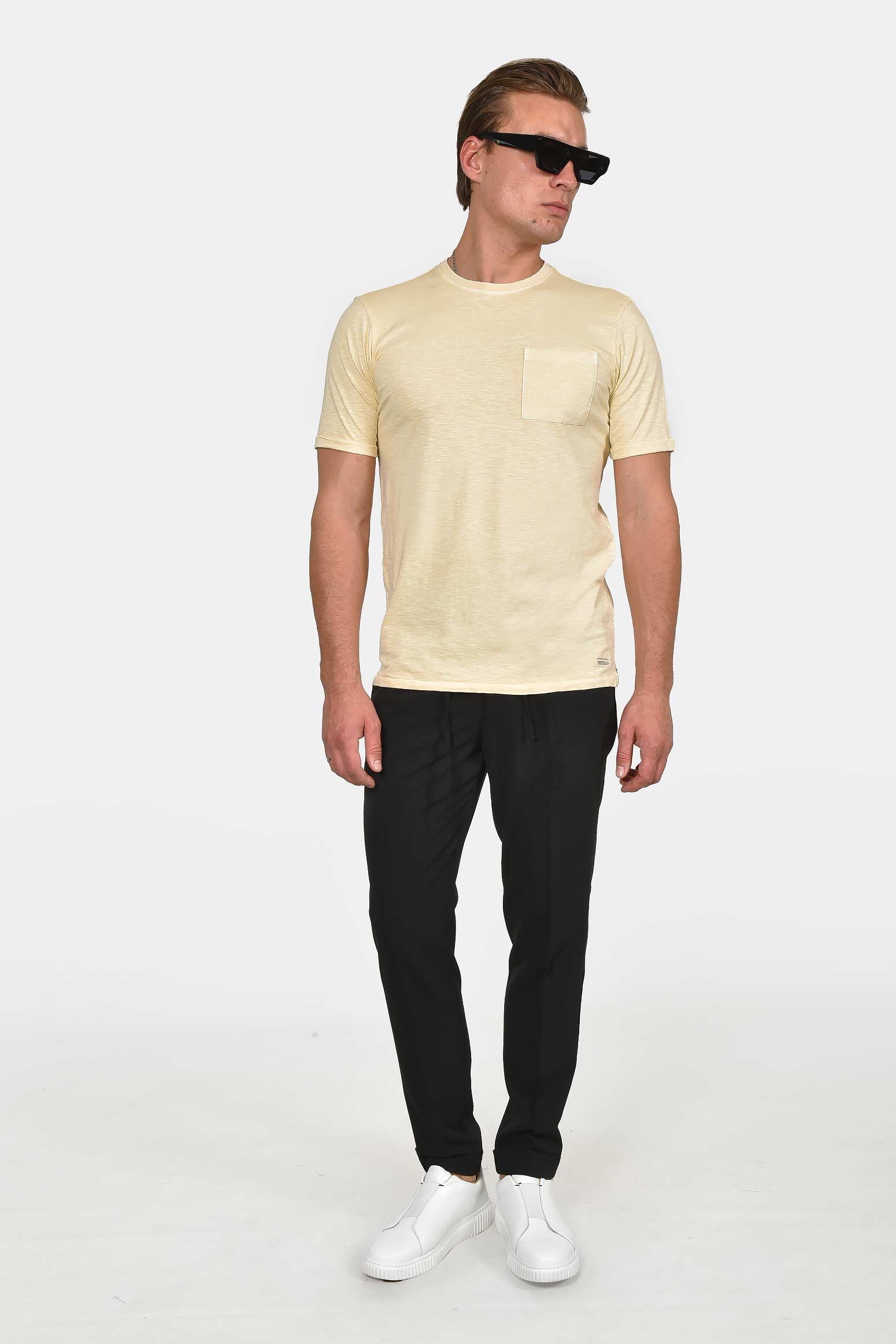 ανδρικό-t-shirt-normal-fit-από-100-βαμβάκι-με-τσέπη-στήθους