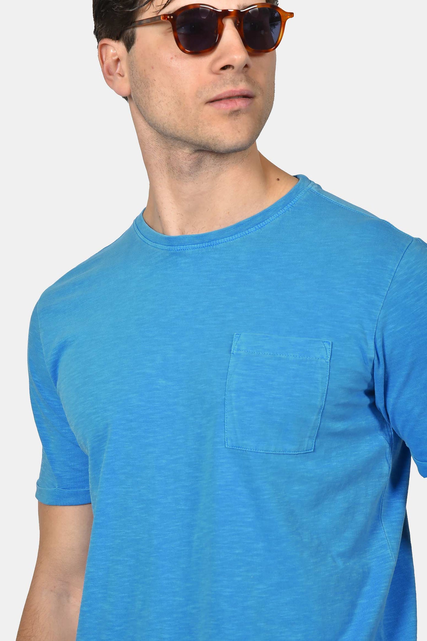 ανδρικό-t-shirt-normal-fit-από-100-βαμβάκι-με-τσέπη-στήθους