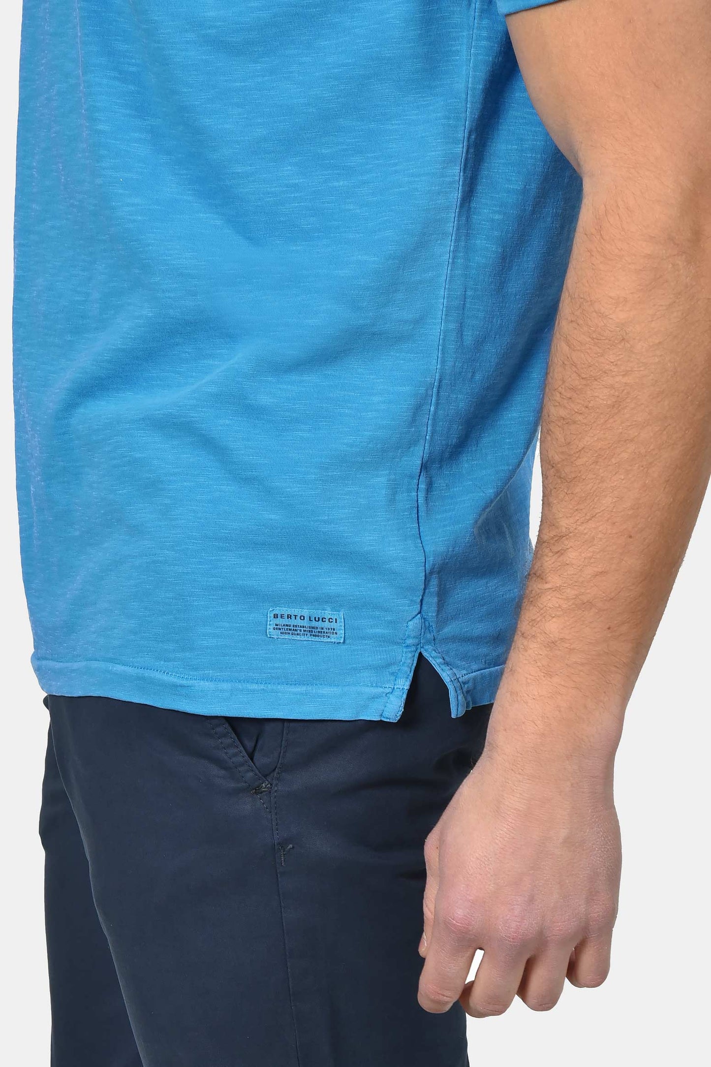 ανδρικό-t-shirt-normal-fit-από-100-βαμβάκι-με-τσέπη-στήθους