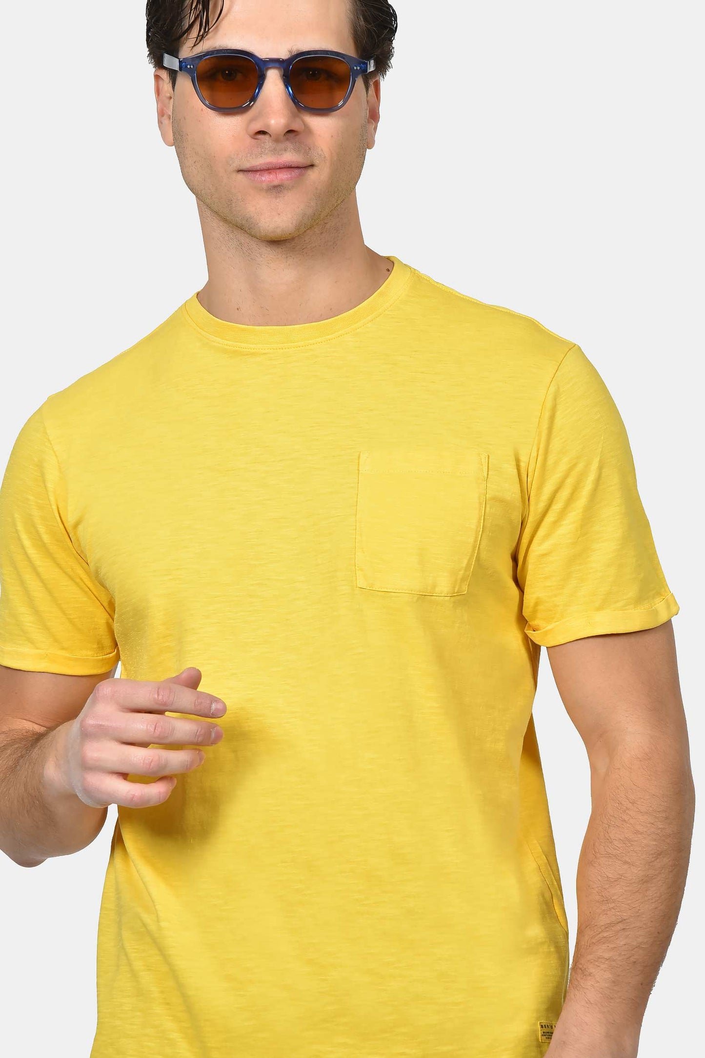 ανδρικό-t-shirt-normal-fit-από-100-βαμβάκι-με-τσέπη-στήθους