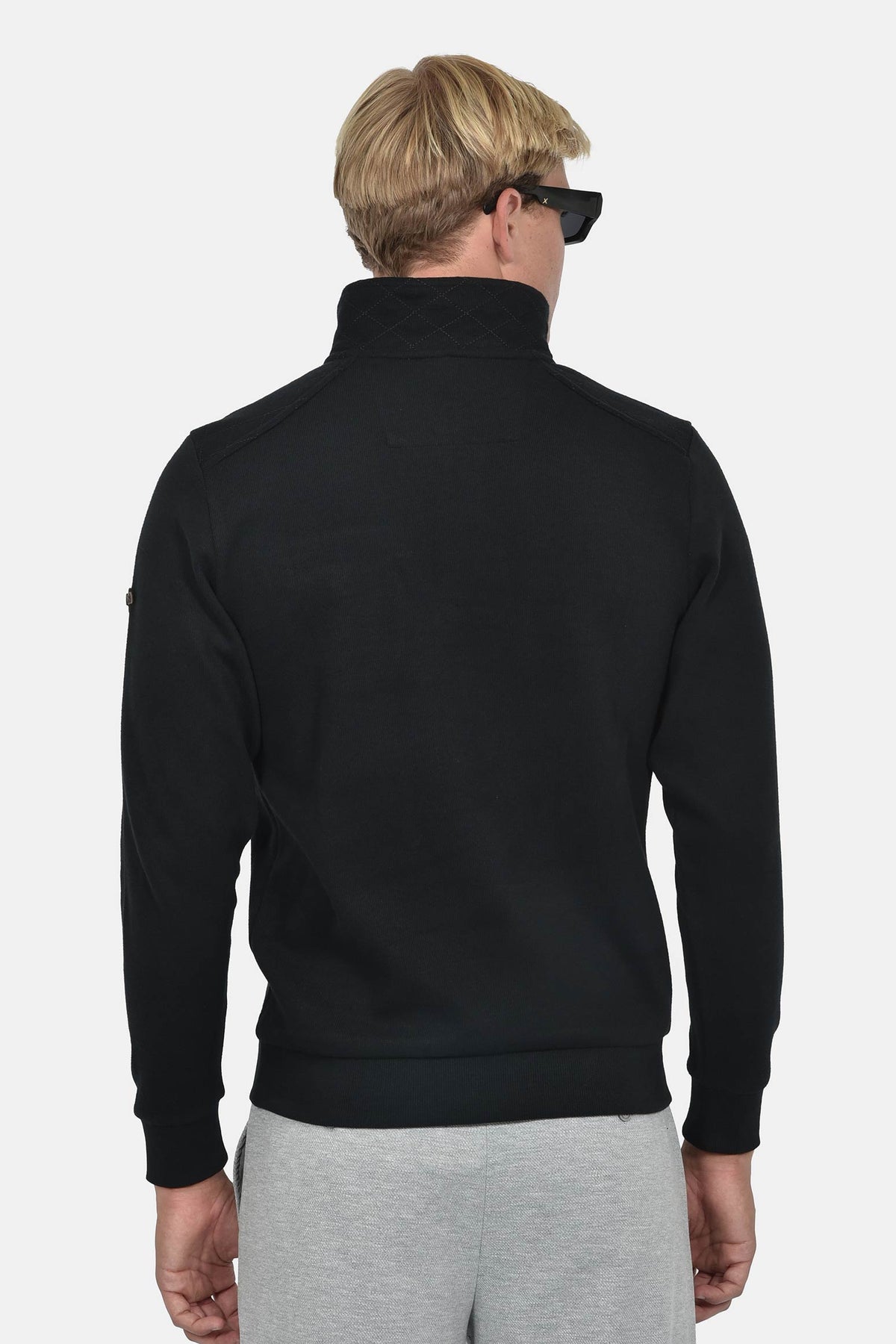 ανδρική-μπλούζα-φούτερ-half-zip-normal-fit-με-όρθιο-γιακά-&-κεντημένο-σήμα