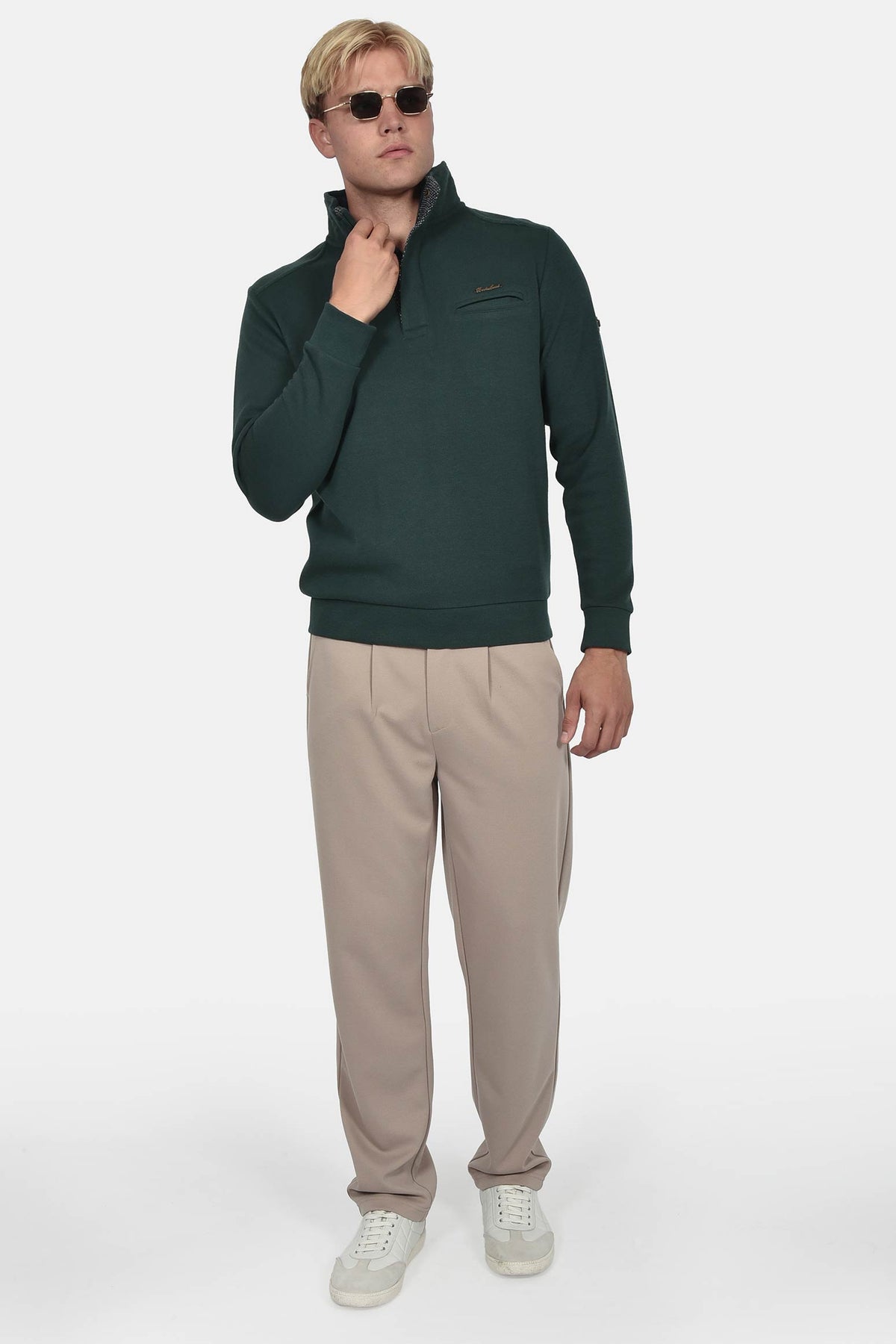 ανδρική-μπλούζα-φούτερ-half-zip-normal-fit-με-όρθιο-γιακά-&-κεντημένο-σήμα