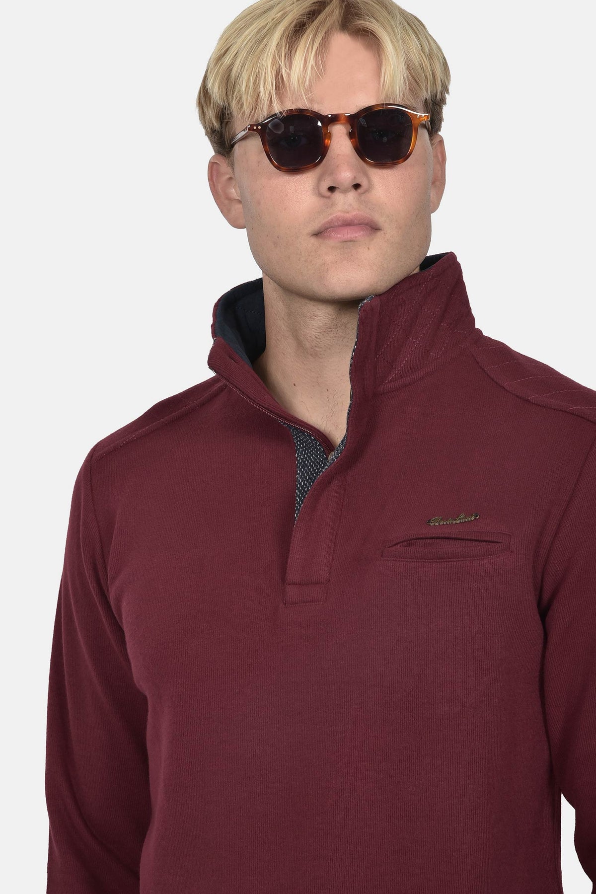 ανδρική-μπλούζα-φούτερ-half-zip-normal-fit-με-όρθιο-γιακά-&-κεντημένο-σήμα
