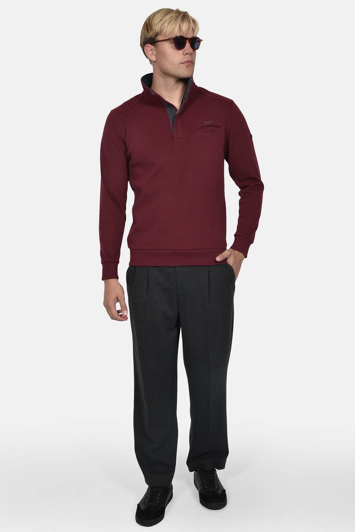 ανδρική-μπλούζα-φούτερ-half-zip-normal-fit-με-όρθιο-γιακά-&-κεντημένο-σήμα