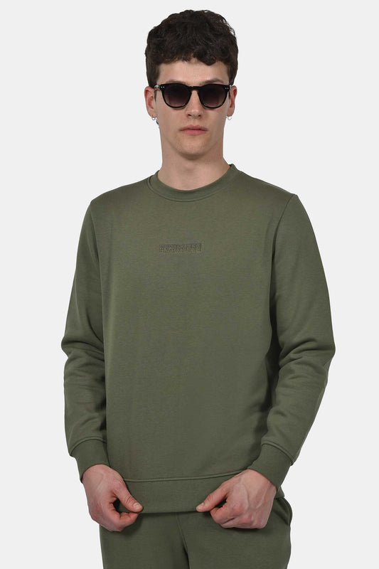 ανδρικό-φούτερ-χωρίς-κουκούλα-με-κεντημένο-λογότυπο-και-απαλή-υφή-normal-fit