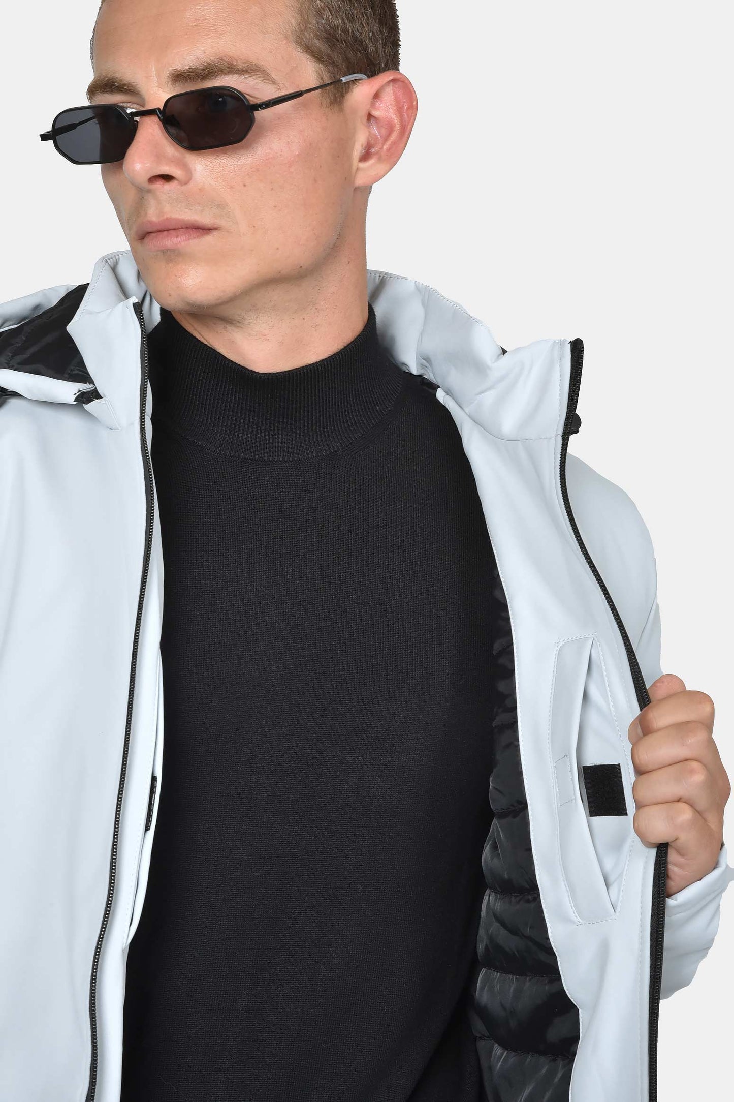 ανδρικό-μπουφάν-normal-fit-με-κουκούλα-και-φερμουάρ