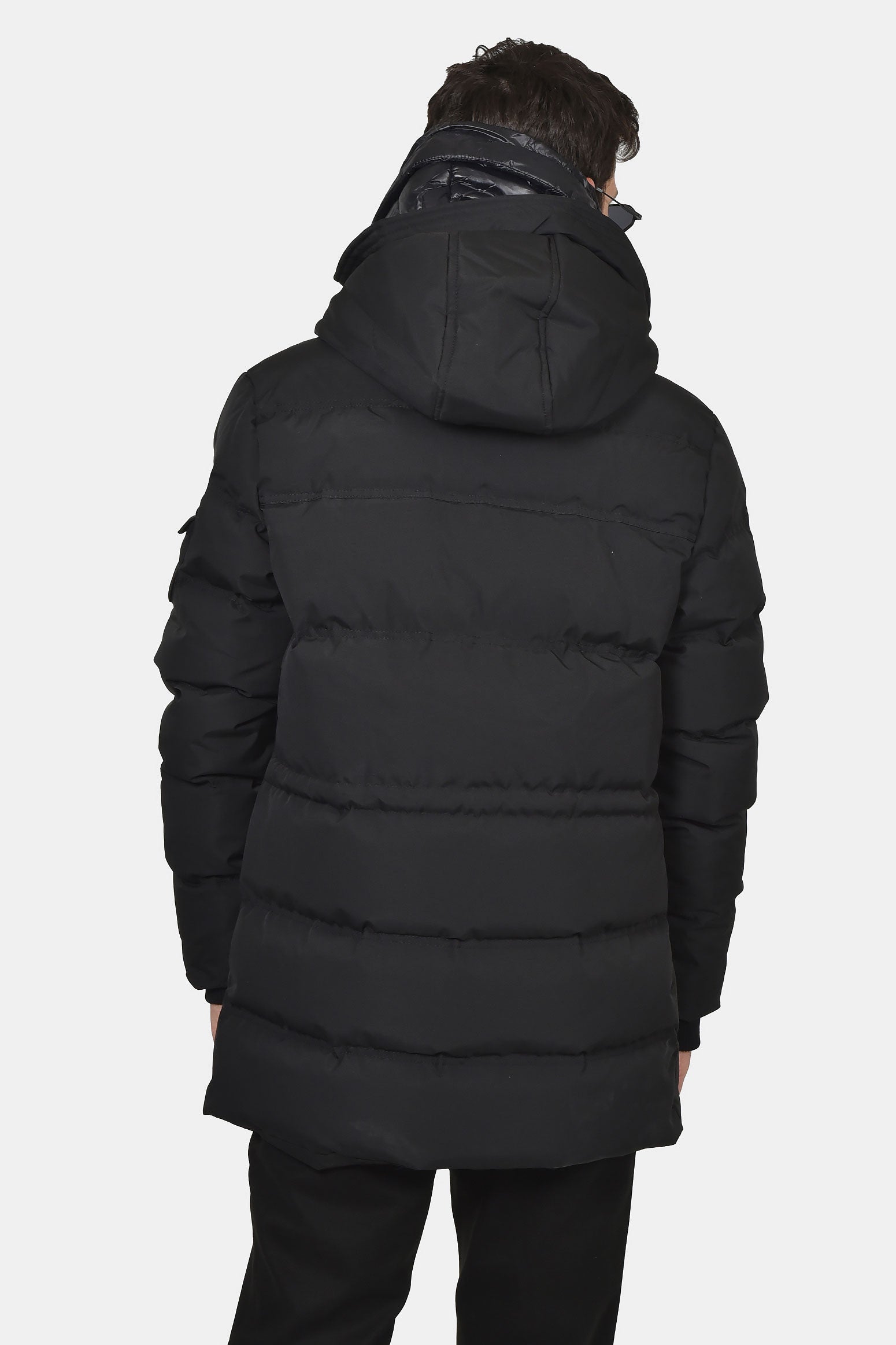 ανδρικό-μακρύ-καπιτονέ-μπουφάν-normal-fit-με-κουκούλα-και-πολλαπλές-τσέπες