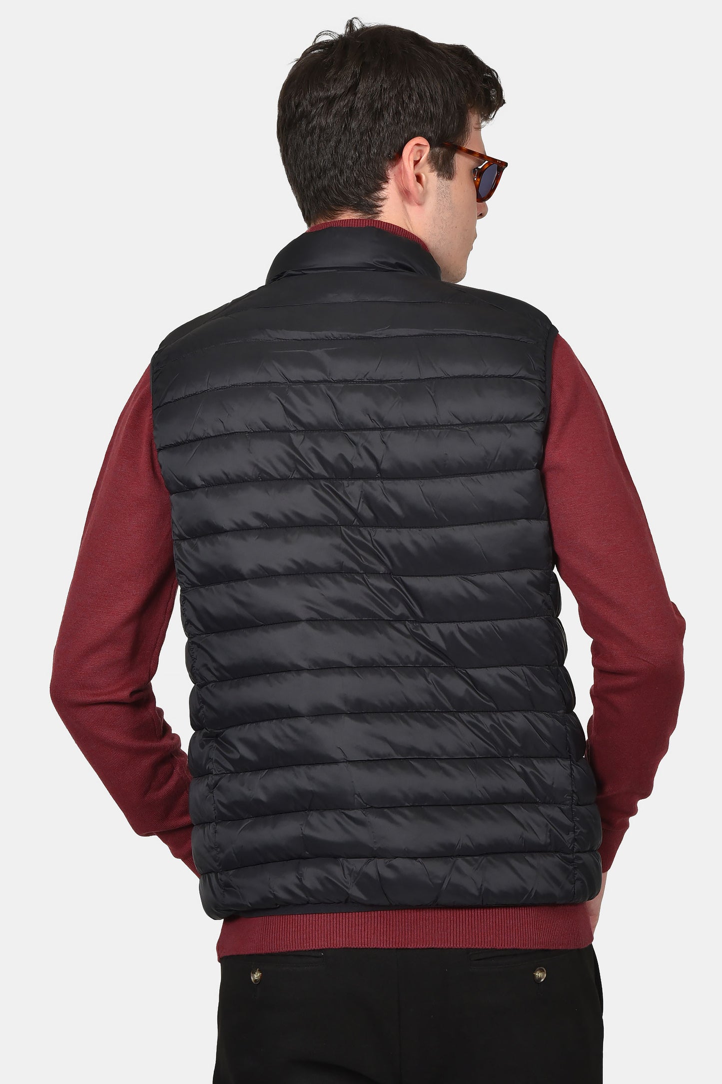 ανδρικό-αμάνικο-καπιτονέ-μπουφάν-normal-fit-με-φερμουάρ