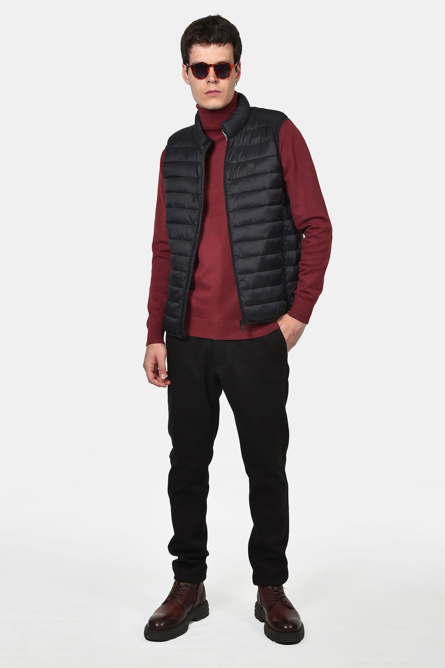 ανδρικό-αμάνικο-καπιτονέ-μπουφάν-normal-fit-με-φερμουάρ