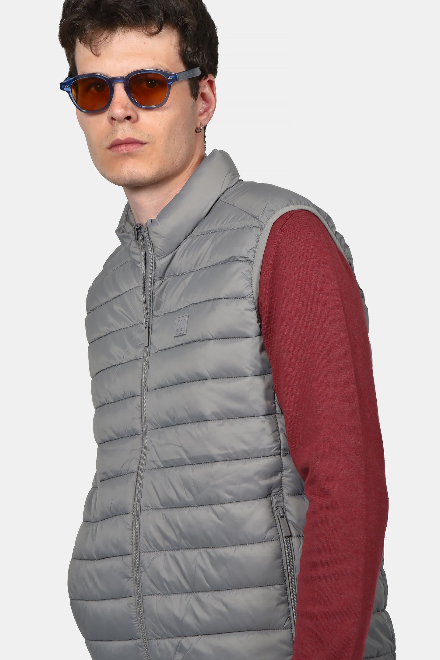 ανδρικό-αμάνικο-καπιτονέ-μπουφάν-normal-fit-με-φερμουάρ