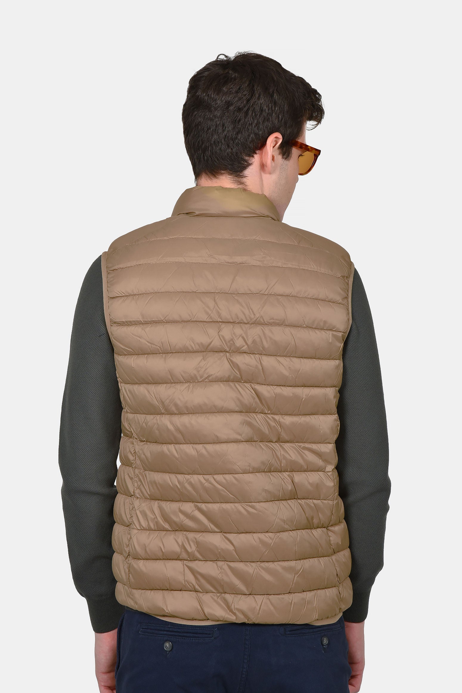 ανδρικό-αμάνικο-καπιτονέ-μπουφάν-normal-fit-με-φερμουάρ