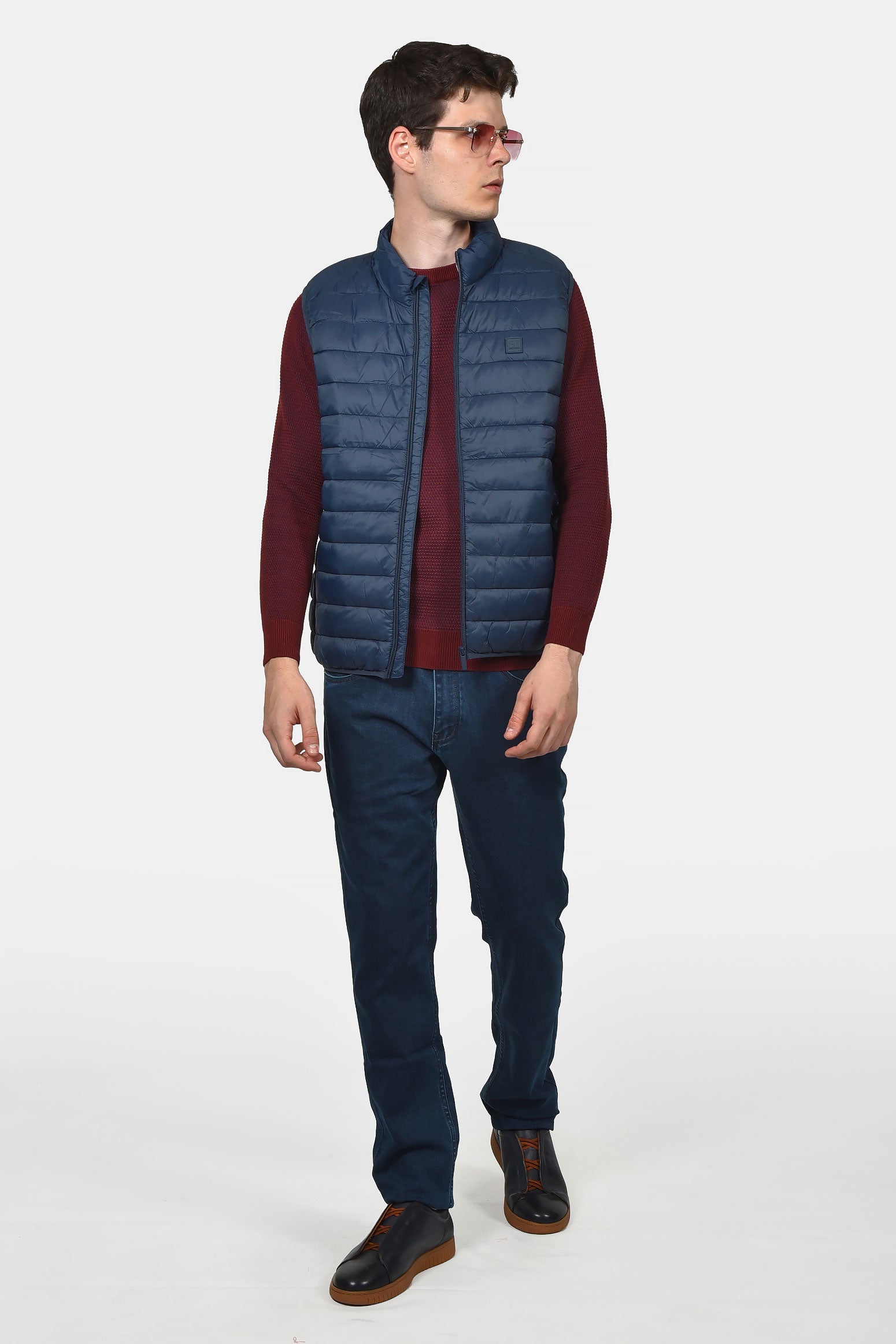 ανδρικό-αμάνικο-καπιτονέ-μπουφάν-normal-fit-με-φερμουάρ