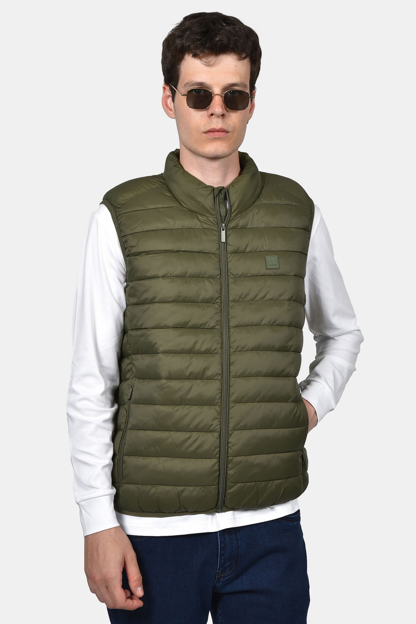 ανδρικό-αμάνικο-καπιτονέ-μπουφάν-normal-fit-με-φερμουάρ