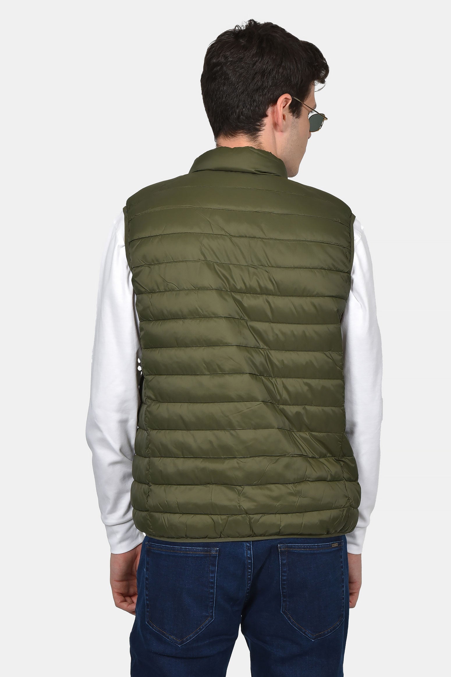 ανδρικό-αμάνικο-καπιτονέ-μπουφάν-normal-fit-με-φερμουάρ