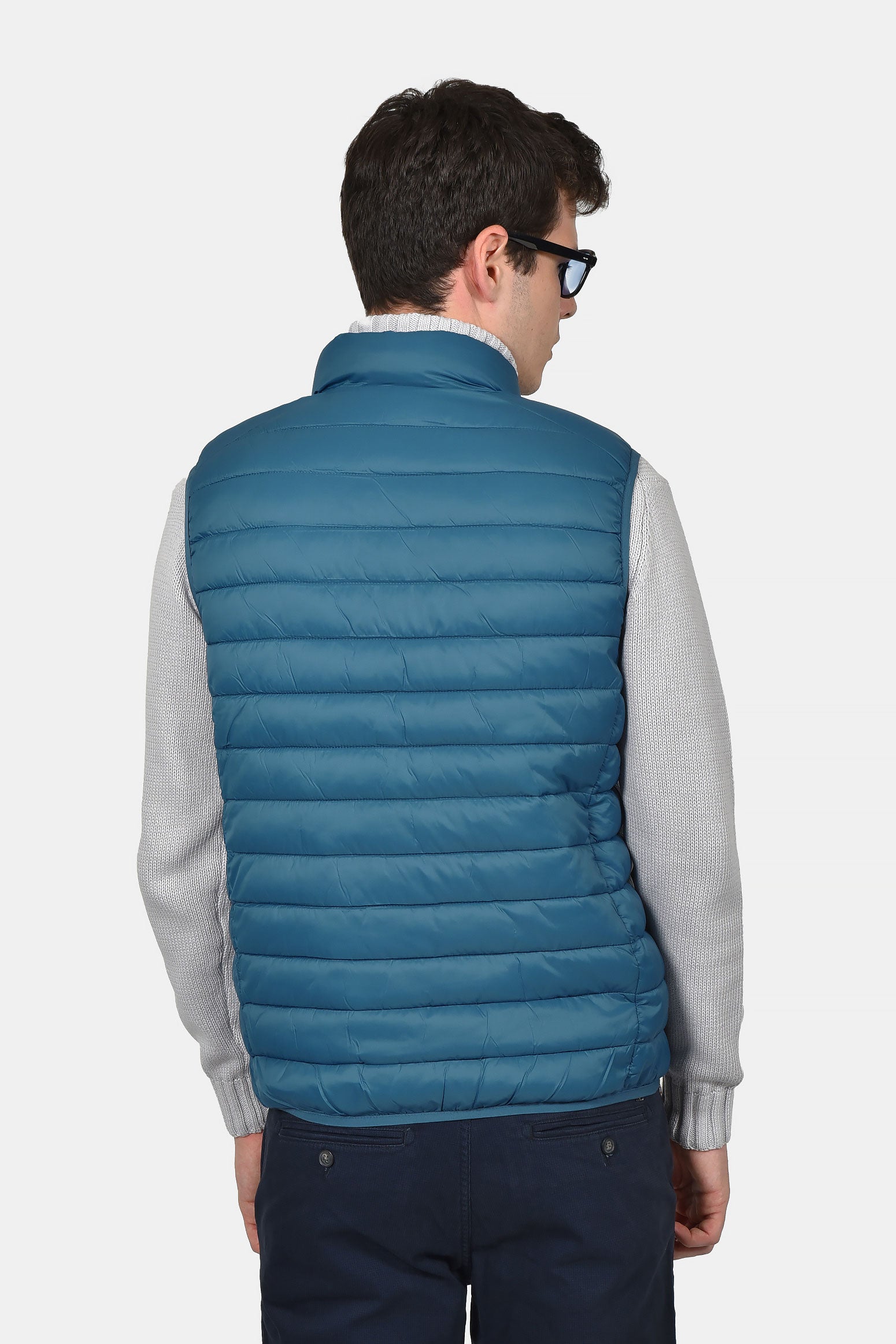 ανδρικό-αμάνικο-καπιτονέ-μπουφάν-normal-fit-με-φερμουάρ