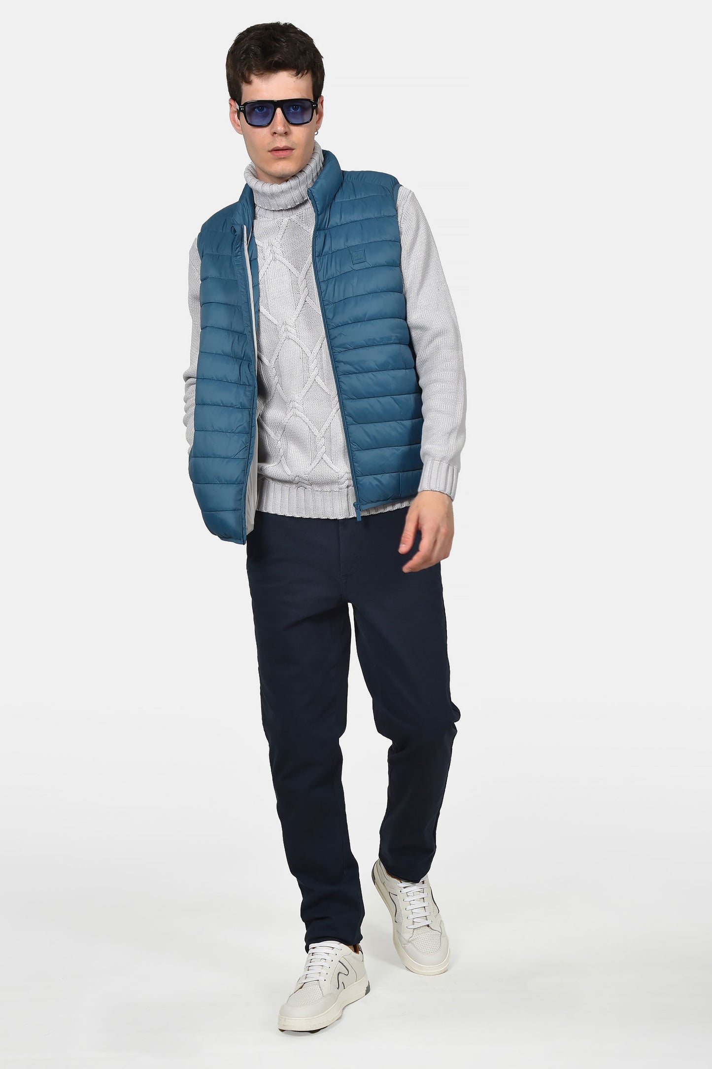 ανδρικό-αμάνικο-καπιτονέ-μπουφάν-normal-fit-με-φερμουάρ