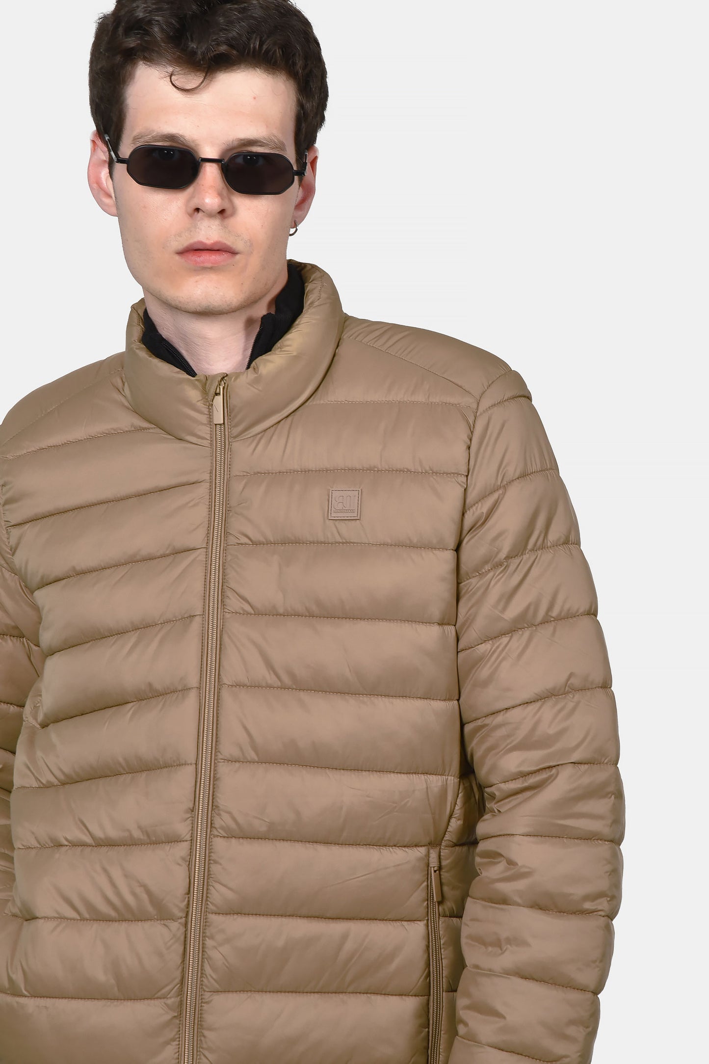 ανδρικό-καπιτονέ-μπουφάν-normal-fit-με-φερμουάρ