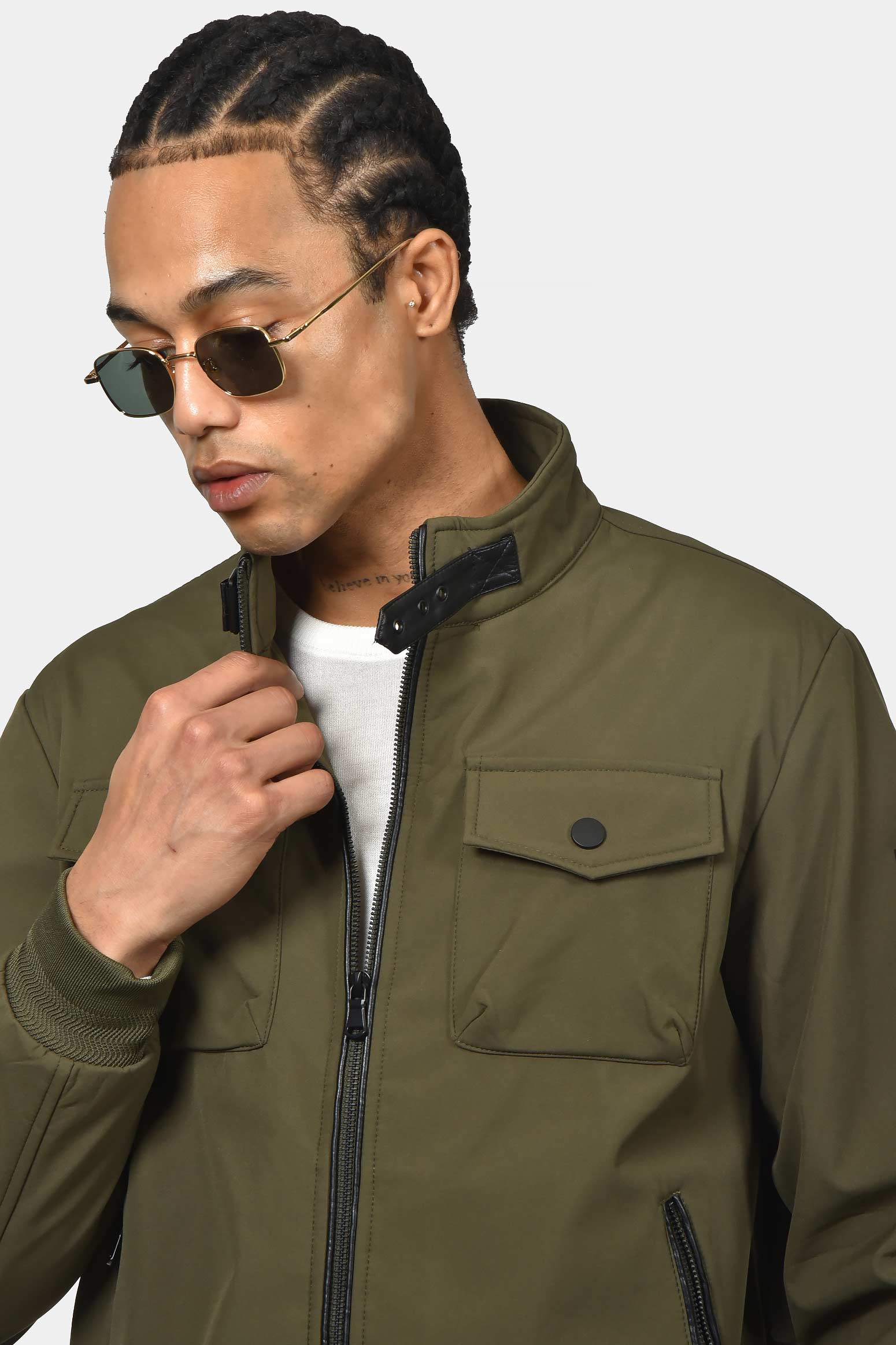 ανδρικό-ανοιξιάτικο-μπουφάν-normal-fit-με-τσέπες-&-φερμουάρ-ελαφρύ-&-ανθεκτικό