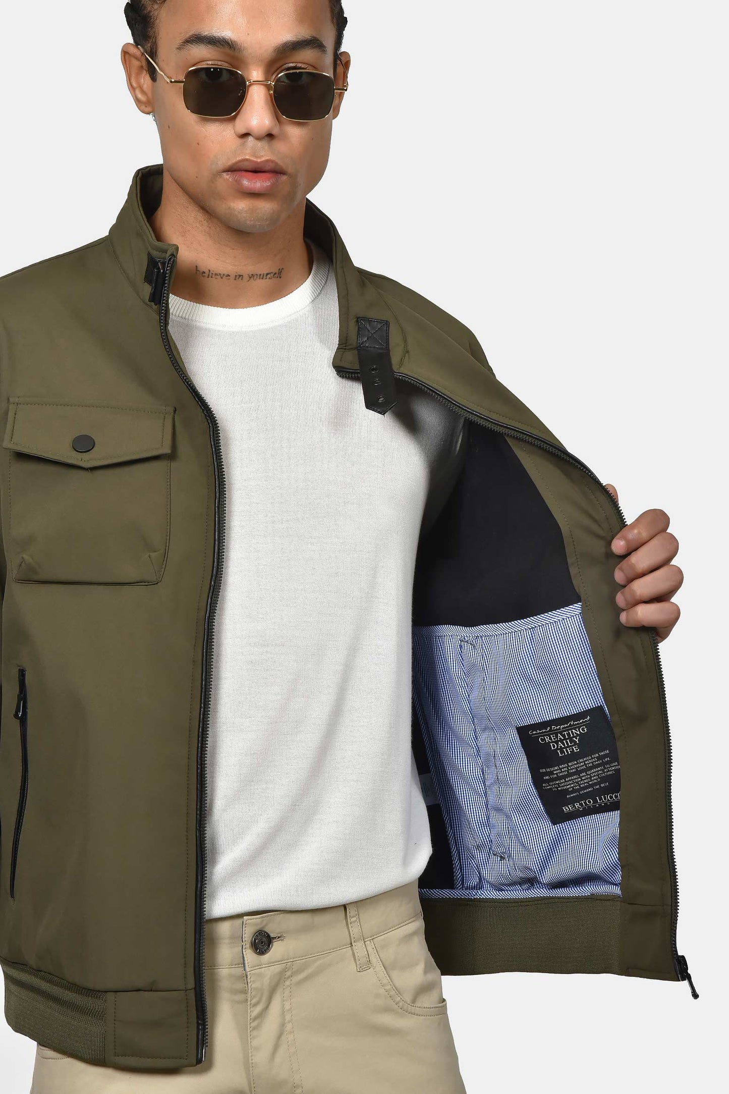 ανδρικό-ανοιξιάτικο-μπουφάν-normal-fit-με-τσέπες-&-φερμουάρ-ελαφρύ-&-ανθεκτικό