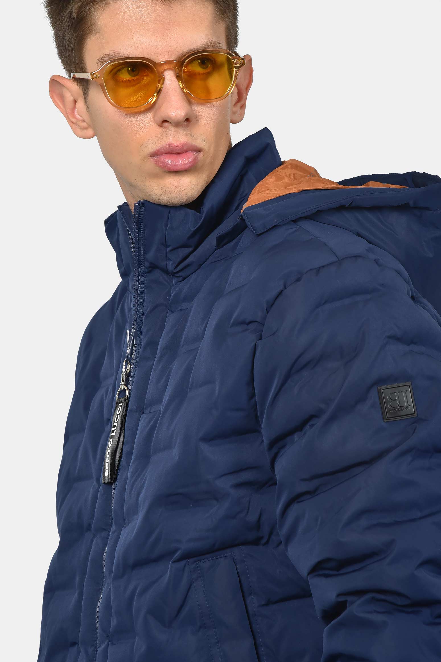 ανδρικό-καπιτονέ-μπουφάν-με-αποσπώμενη-κουκούλα