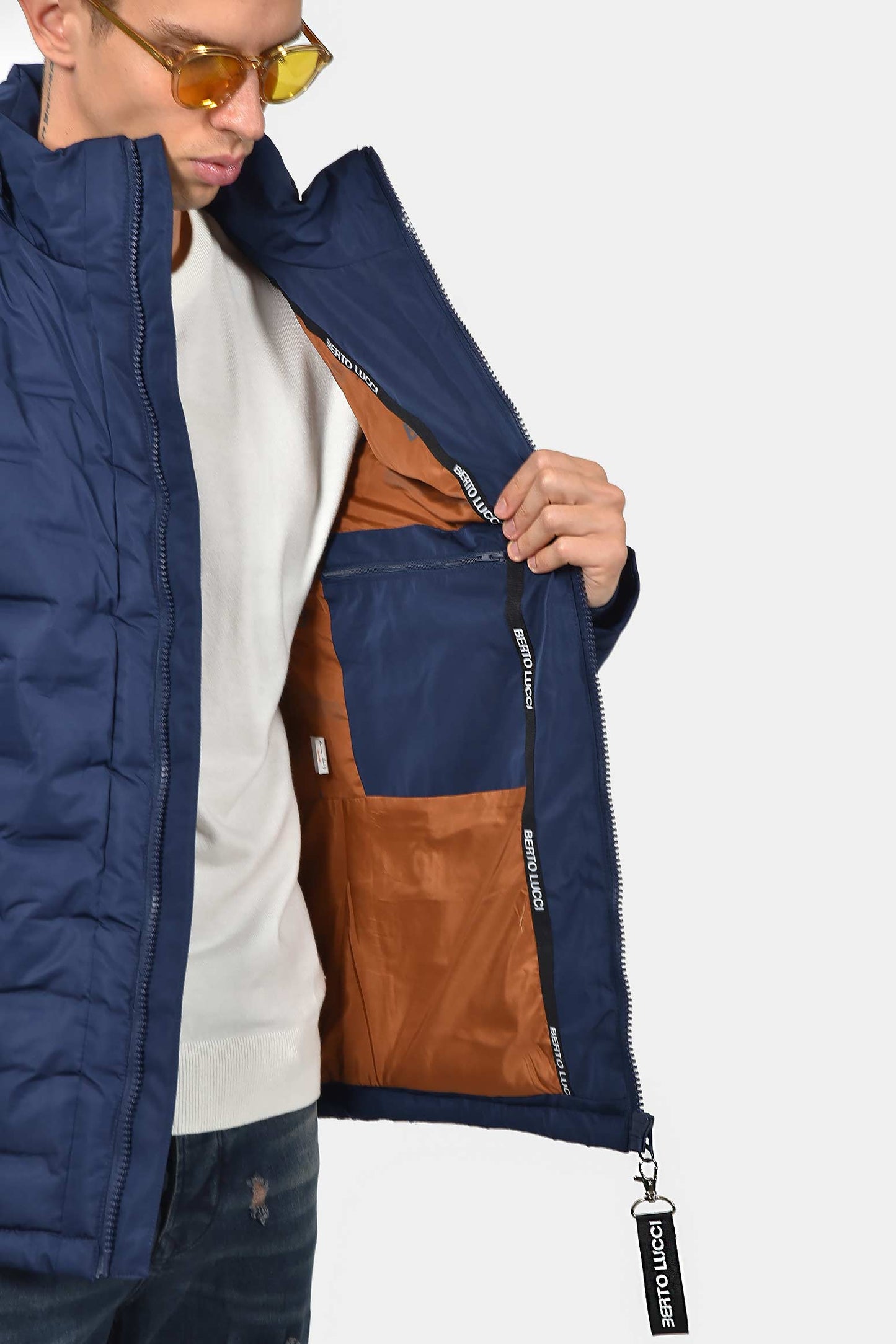 ανδρικό-καπιτονέ-μπουφάν-με-αποσπώμενη-κουκούλα